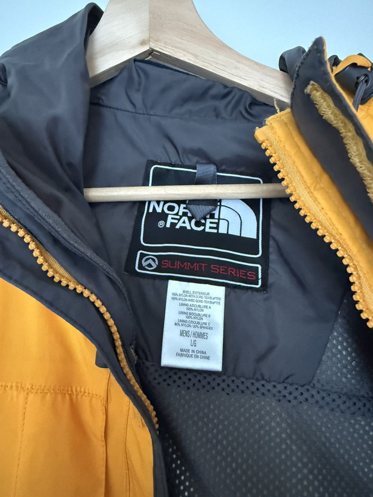 The North Face THE NORTH FACE SUMMIT SERIES GORTEX JACKET YELOW Size US L / EU 52-54 / 3 - 6 Thumbnail