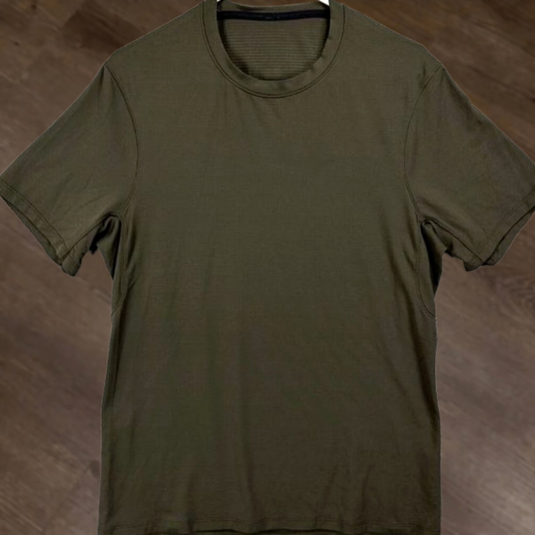 Lululemon Lululemon T-Shirt Mens Small Olive Green Logo Short Sleeve Crew Neck Athletic Lightweight Polyester Blend Running Gym Shirt Size US S / EU 44-46 / 1 - 1 Thumbnail