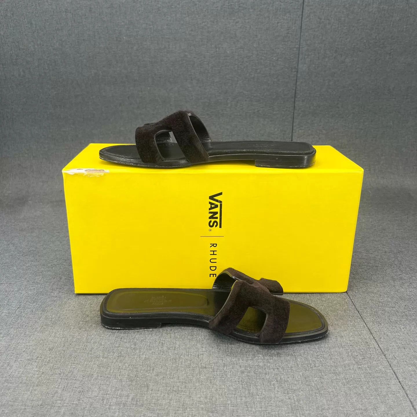 Hermes Hermès Black Plush H Slipper 36.5 Worn 1x Resoled Size US 6 / IT 36 - 3 Thumbnail