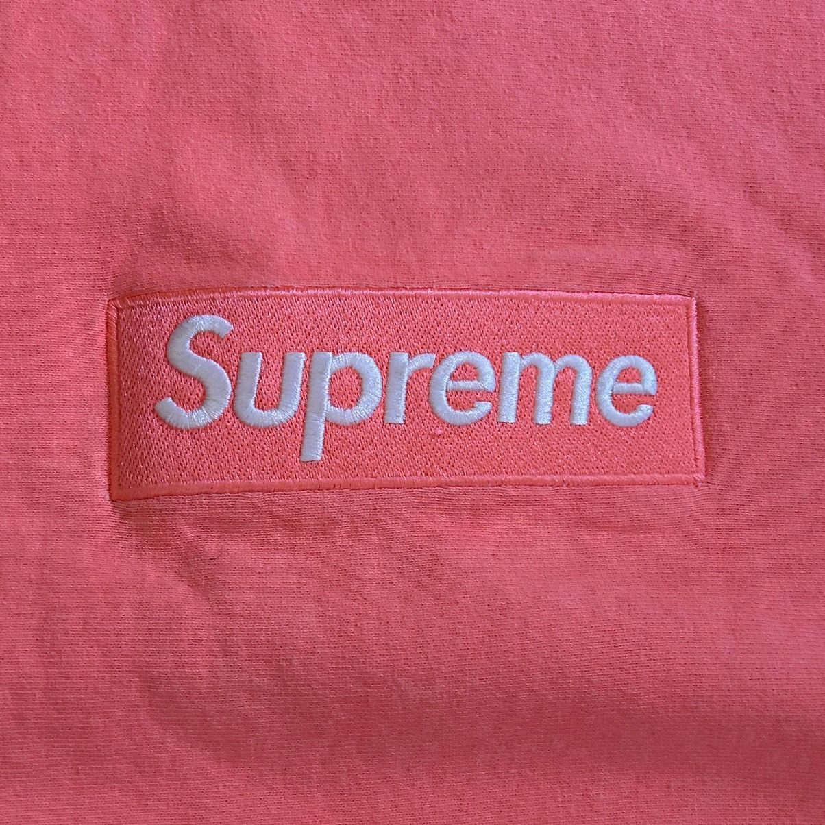 Fluorescent pink box logo online