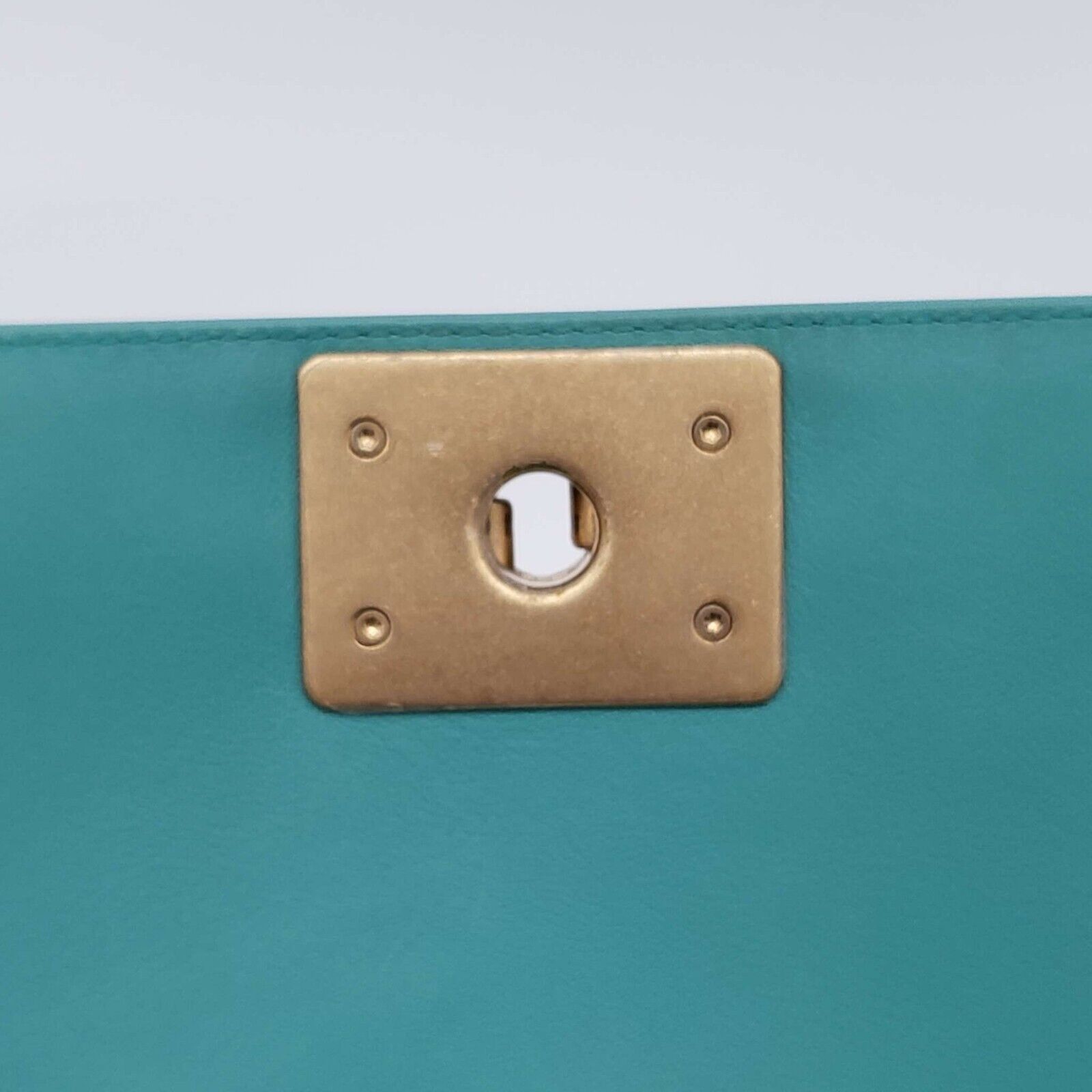Chanel Authentic CHANEL Boy Green Leather Shoulder Bag 2650-080524 Size ONE SIZE - 22 Thumbnail