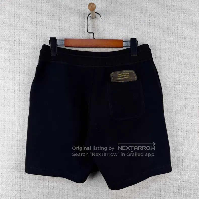 Louis Vuitton Louis Vuitton size xs Solid Back Instruction Patch Shorts Size US 28 / EU 44 - 1 Thumbnail