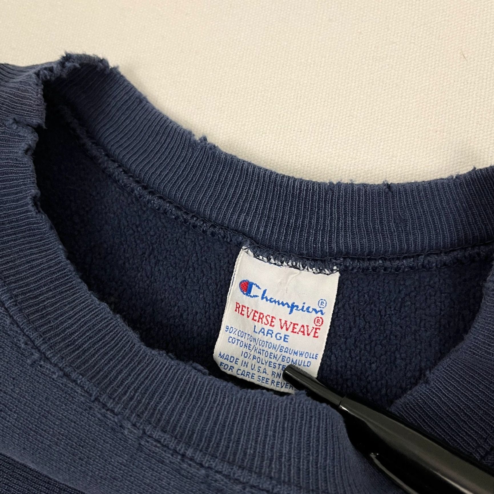 Champion VTG Champion Reverse Weave Sweatshirt Mens Large Blue Faded Distressed Crew Size US L / EU 52-54 / 3 - 3 Thumbnail