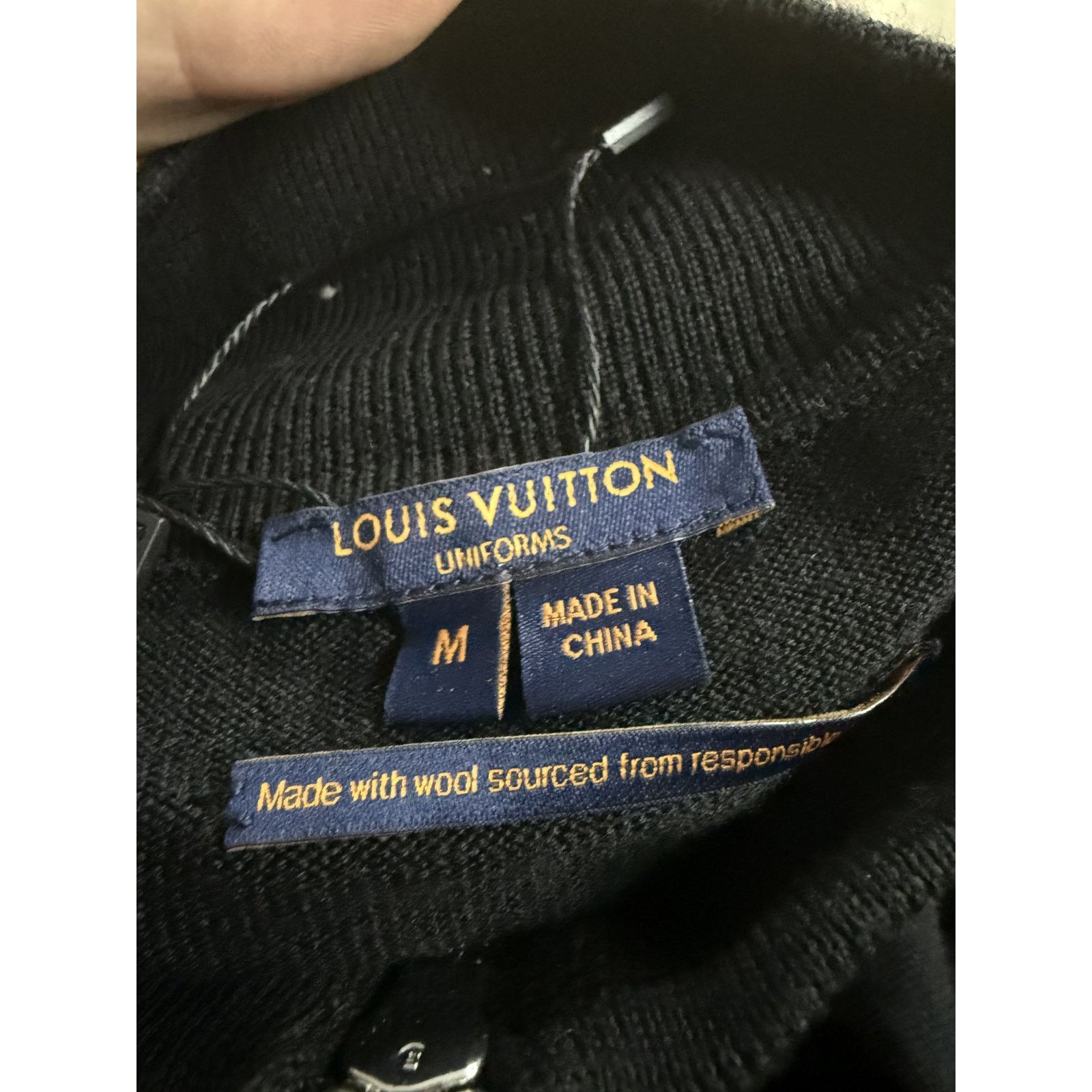 Louis Vuitton LV Zip Up Black Cashmere Uniform Used Medium Size US M / EU 48-50 / 2 - 4 Thumbnail