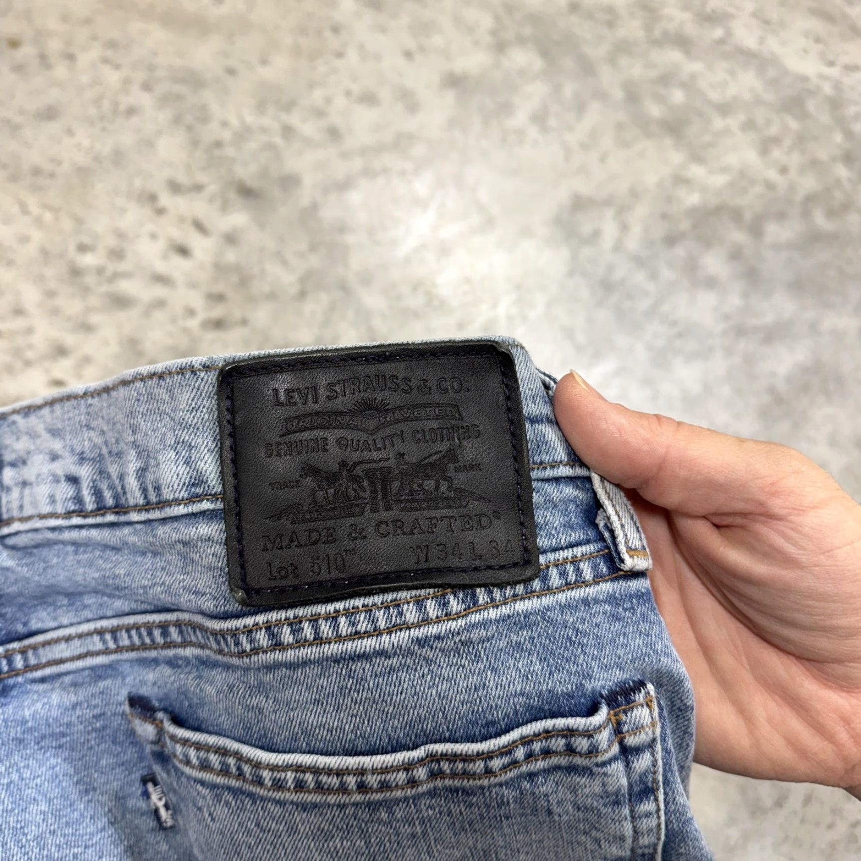 Levi's VINTAGE Levi's 510 Jeans Mens 33x34 Light Wash Blue Skinny Made & Crafted Denim Zip Fly Levi's 510 Mens Jeans Blue Light Skinny 90s Mens Size US 33 - 2 Thumbnail