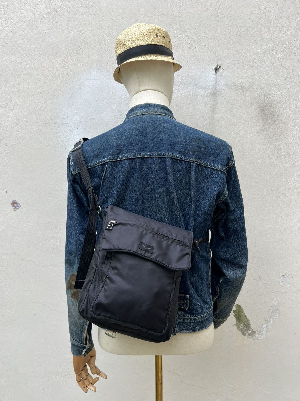Yohji Yamamoto Vintage Yohji Yamamoto Y’saccs Black Sling Bag Size ONE SIZE - 2 Thumbnail