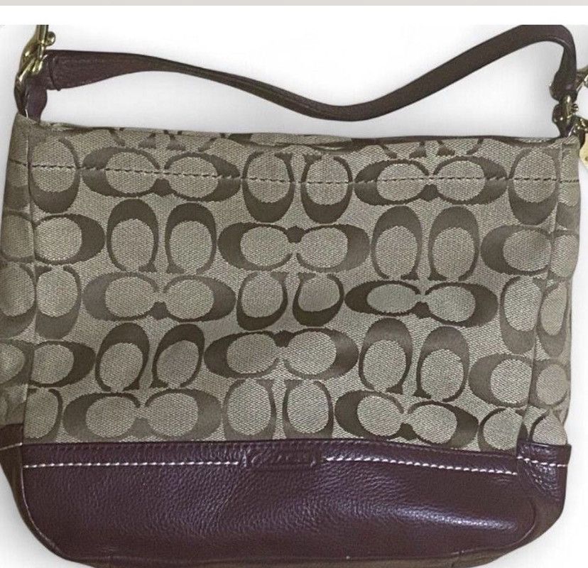 Coach Coach C Carrie Signature Burgundy Brown purse Size ONE SIZE - 2 Thumbnail