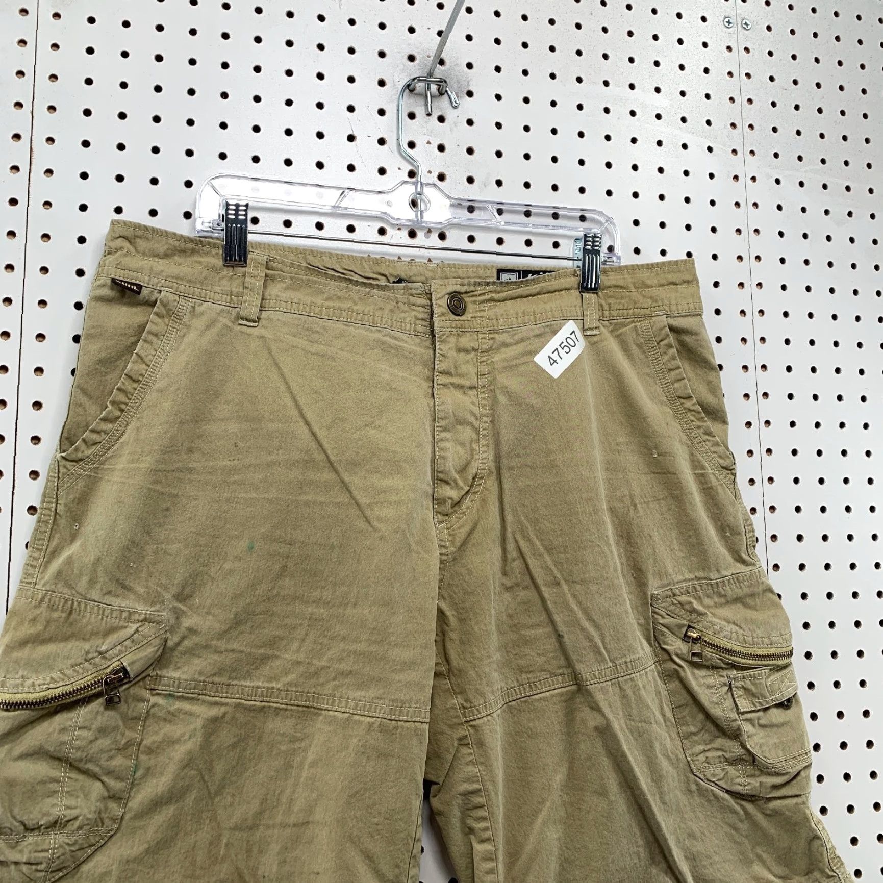 Vintage Kuhl Cargo Shorts Mens 38 Khaki Relaxed Fit Outdoor Utility Pocket 38x12/5 Size US 27 - 6 Thumbnail