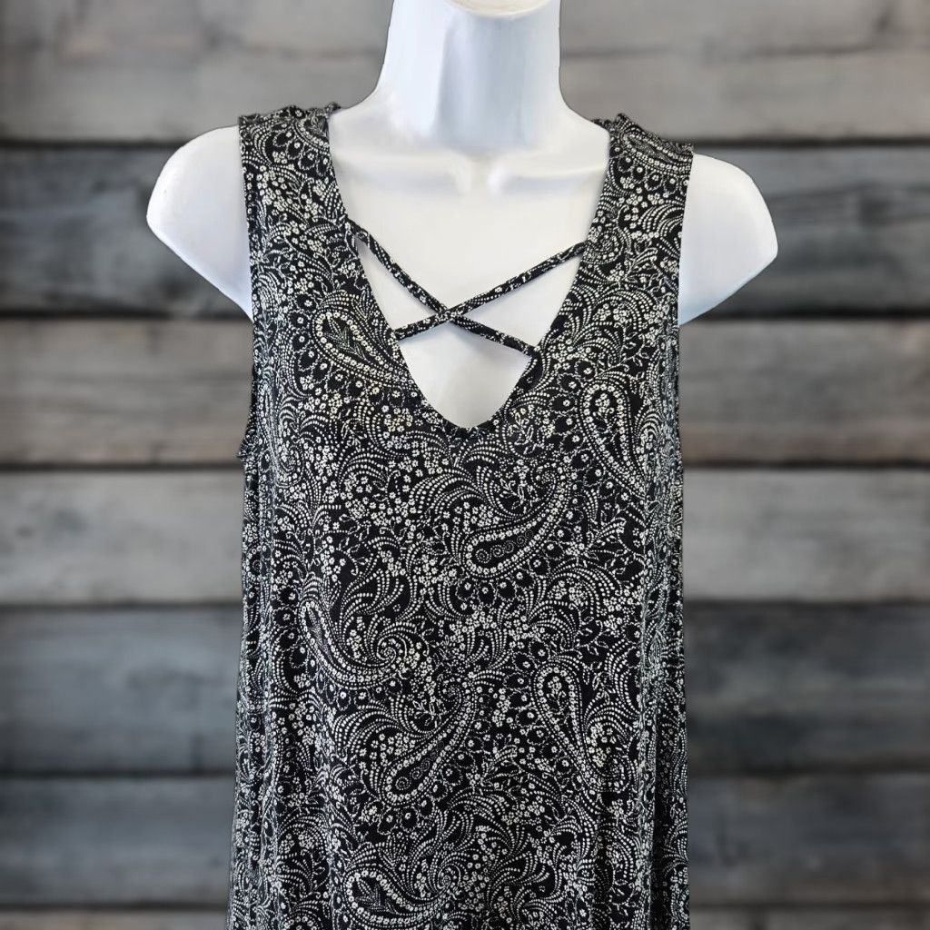 Old Navy Old Navy Womens Tank Top Sz Small Black White Paisley Rayon Scoop Neck Size S / US 4 / IT 40 - 1 Thumbnail