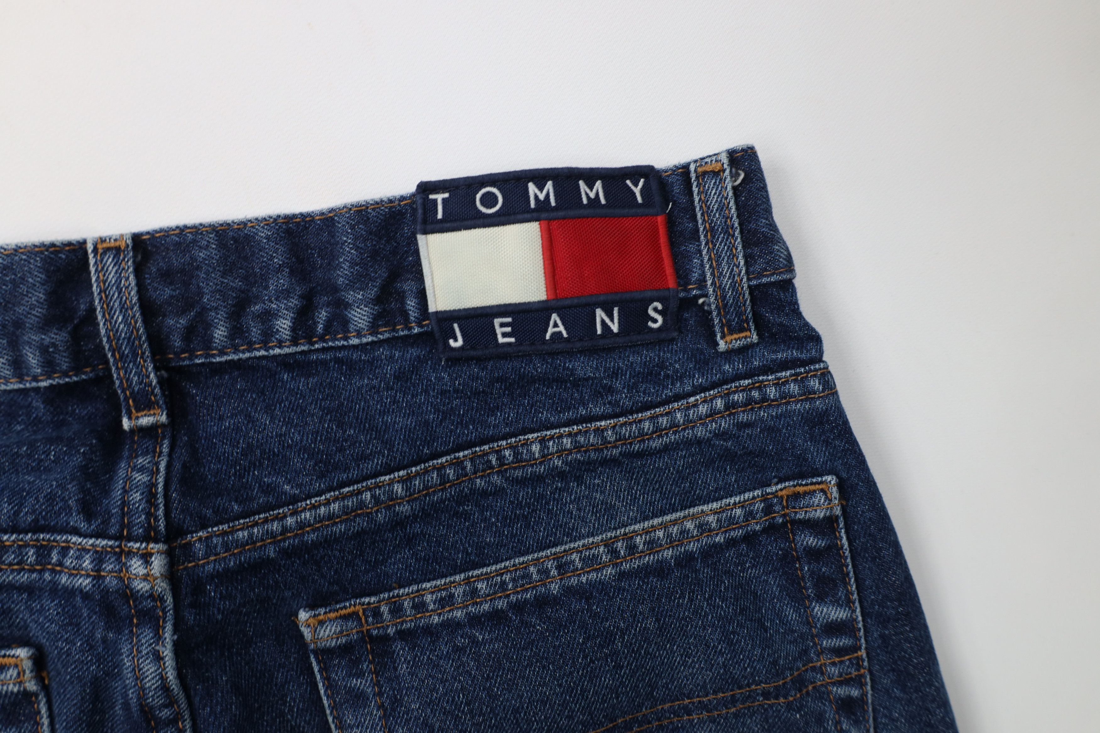 Tommy Hilfiger Vintage 90s Tommy Hilfiger Spell Baggy Fit Denim Jeans Blue Size US 36 / EU 52 - 15 Thumbnail