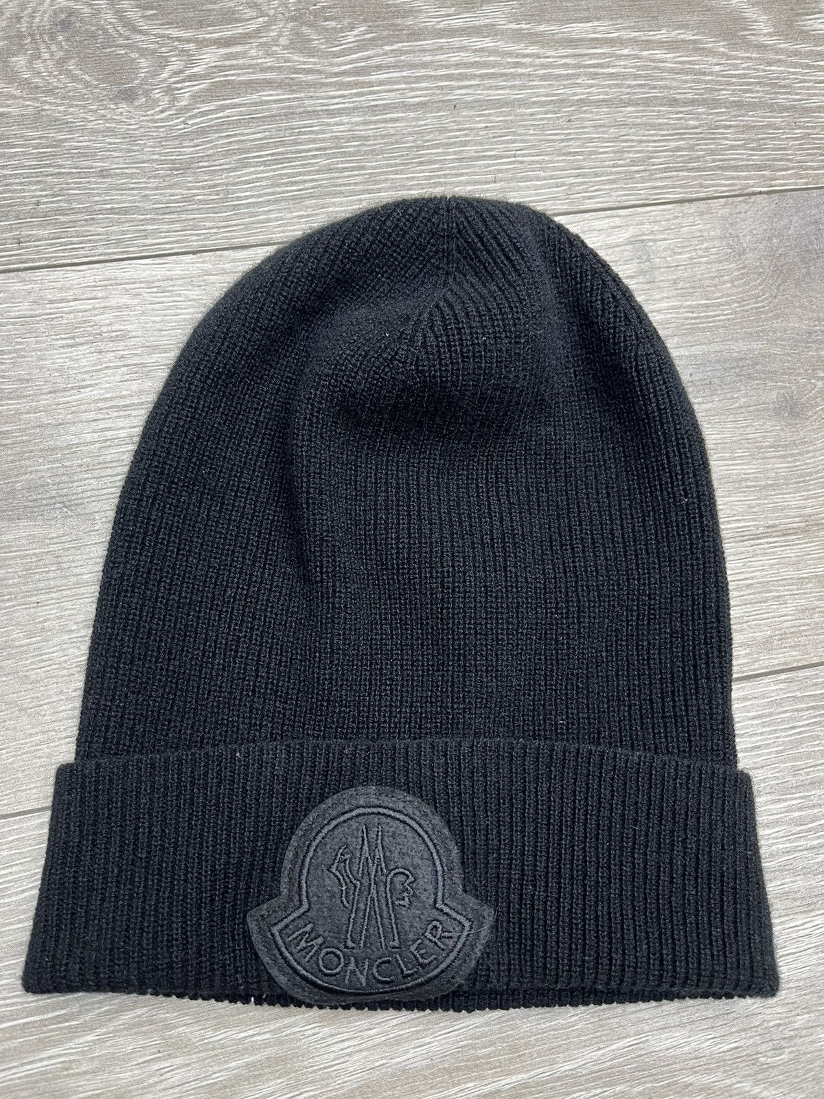 Moncler Black Moncler Logo Beanie Size ONE SIZE - 1 Thumbnail