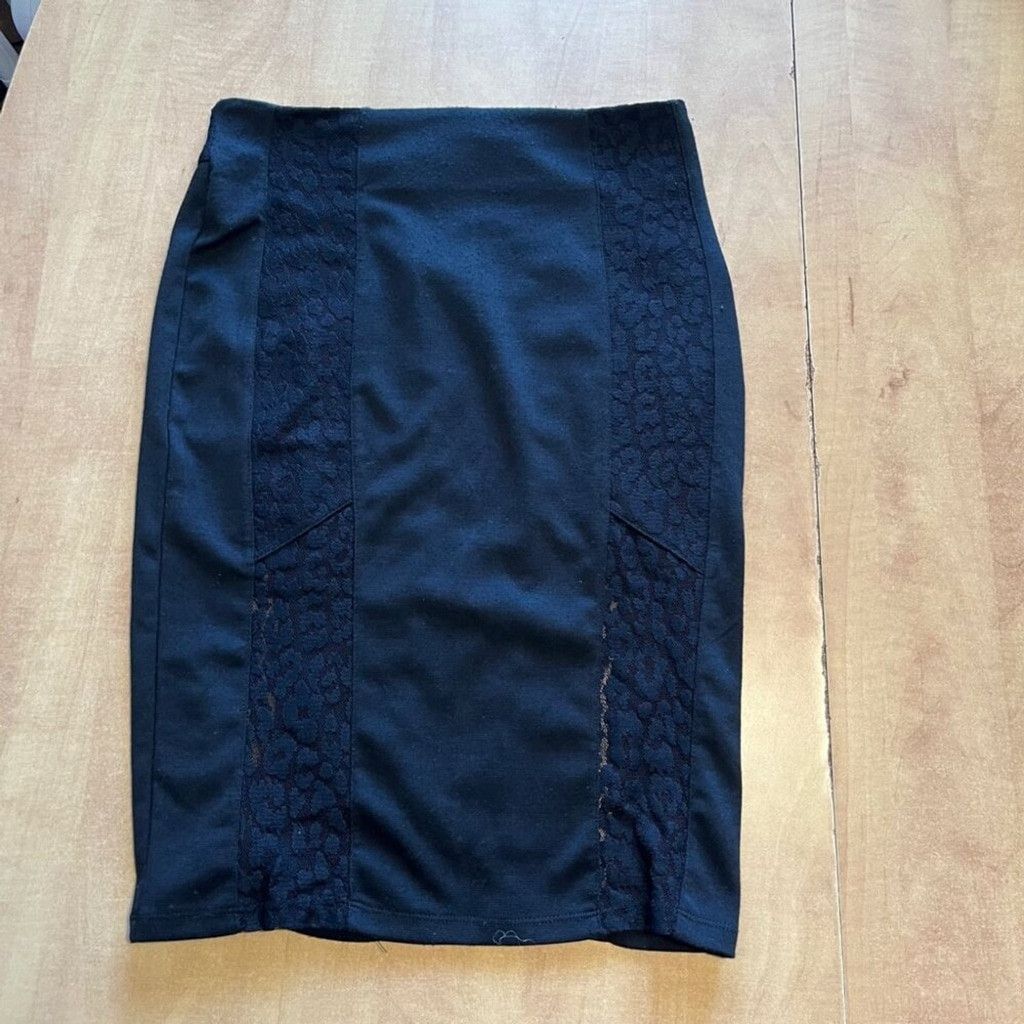 Forever 21 Forever 21 Black Lace Pencil Skirt Size 27" / US 4 / IT 40 - 3 Thumbnail