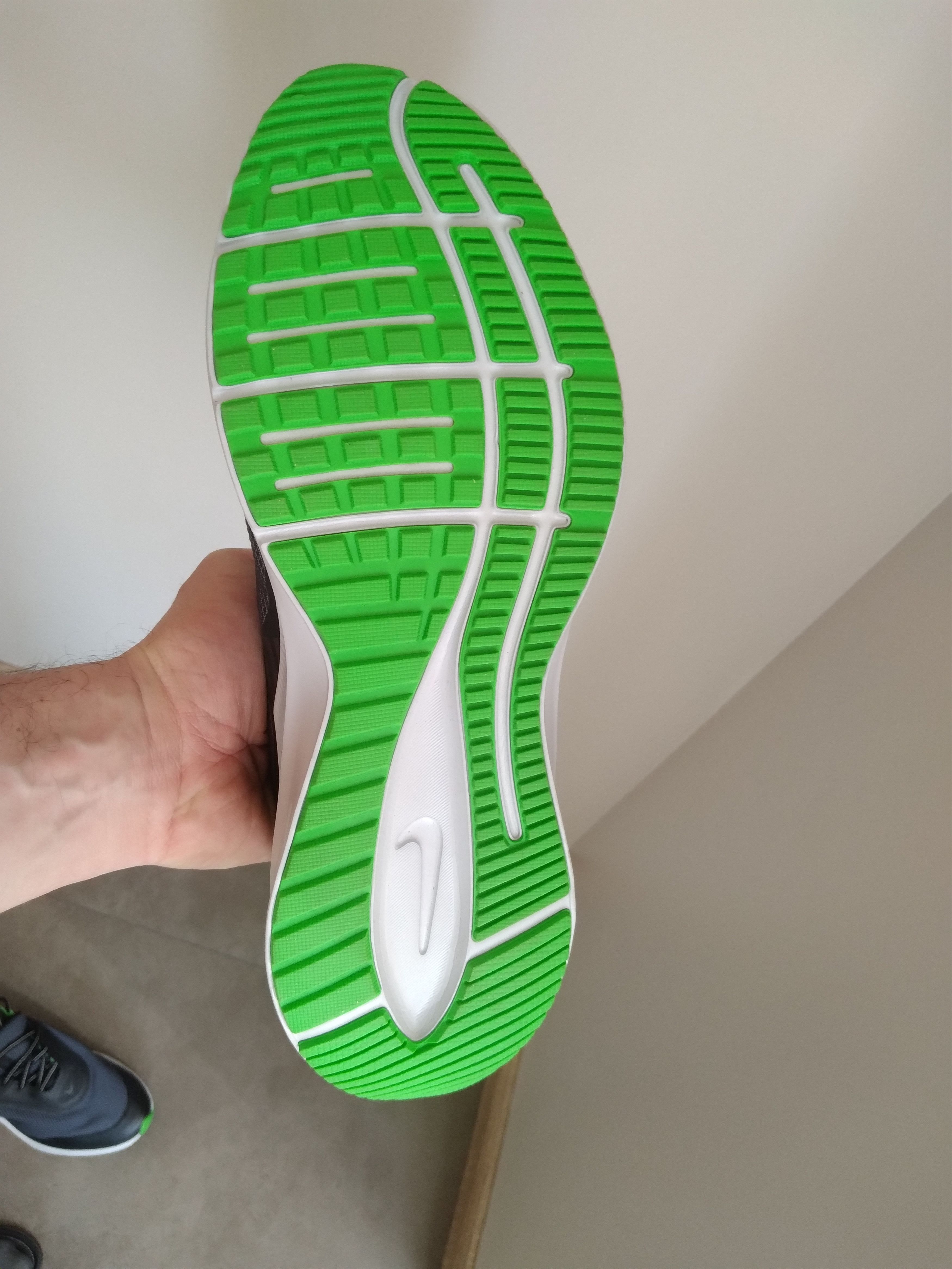 Nike Nike Quest 3 Shield / Running Shoe Size US 11 / EU 44 - 7 Thumbnail