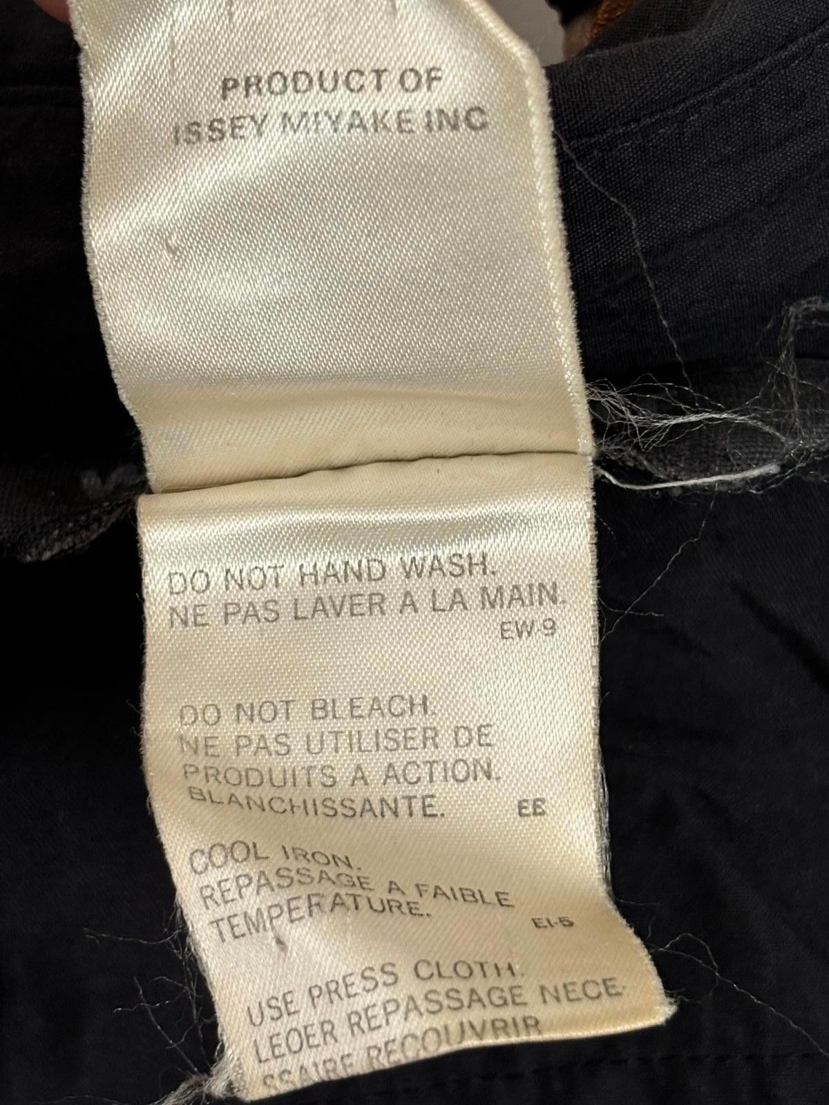 Issey Miyake Vintage Issey Miyake Windcoat Black Size Small Size S / US 4 / IT 40 - 4 Thumbnail