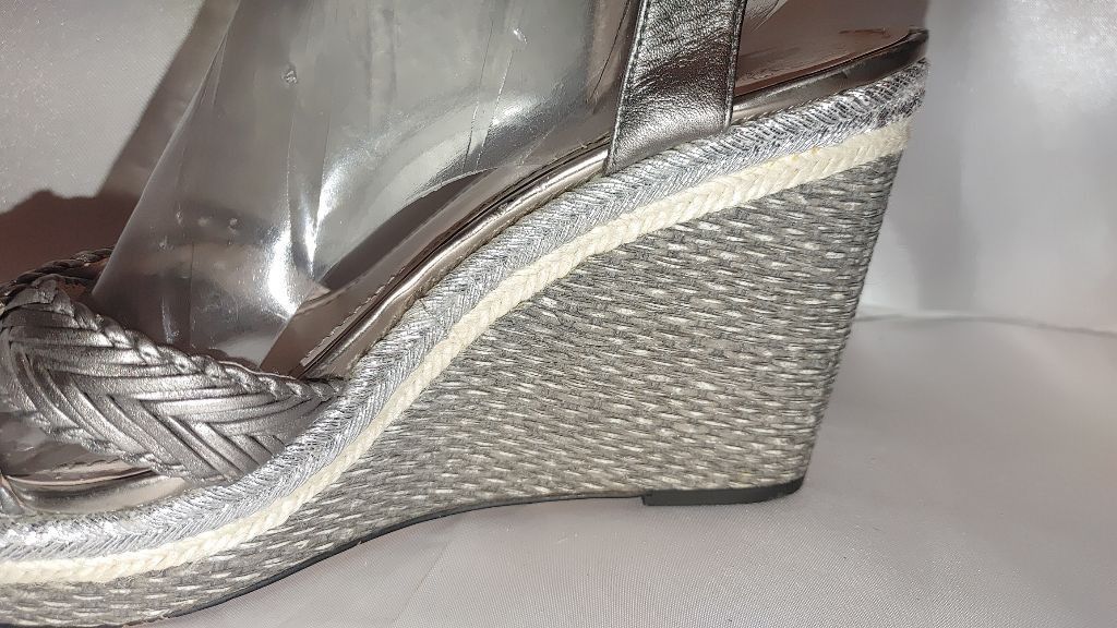 Vince Camuto Vince Camuto Tadeta Metallic Pewter Wedge Sandal Size 9M Size US 9 / IT 39 - 5 Thumbnail