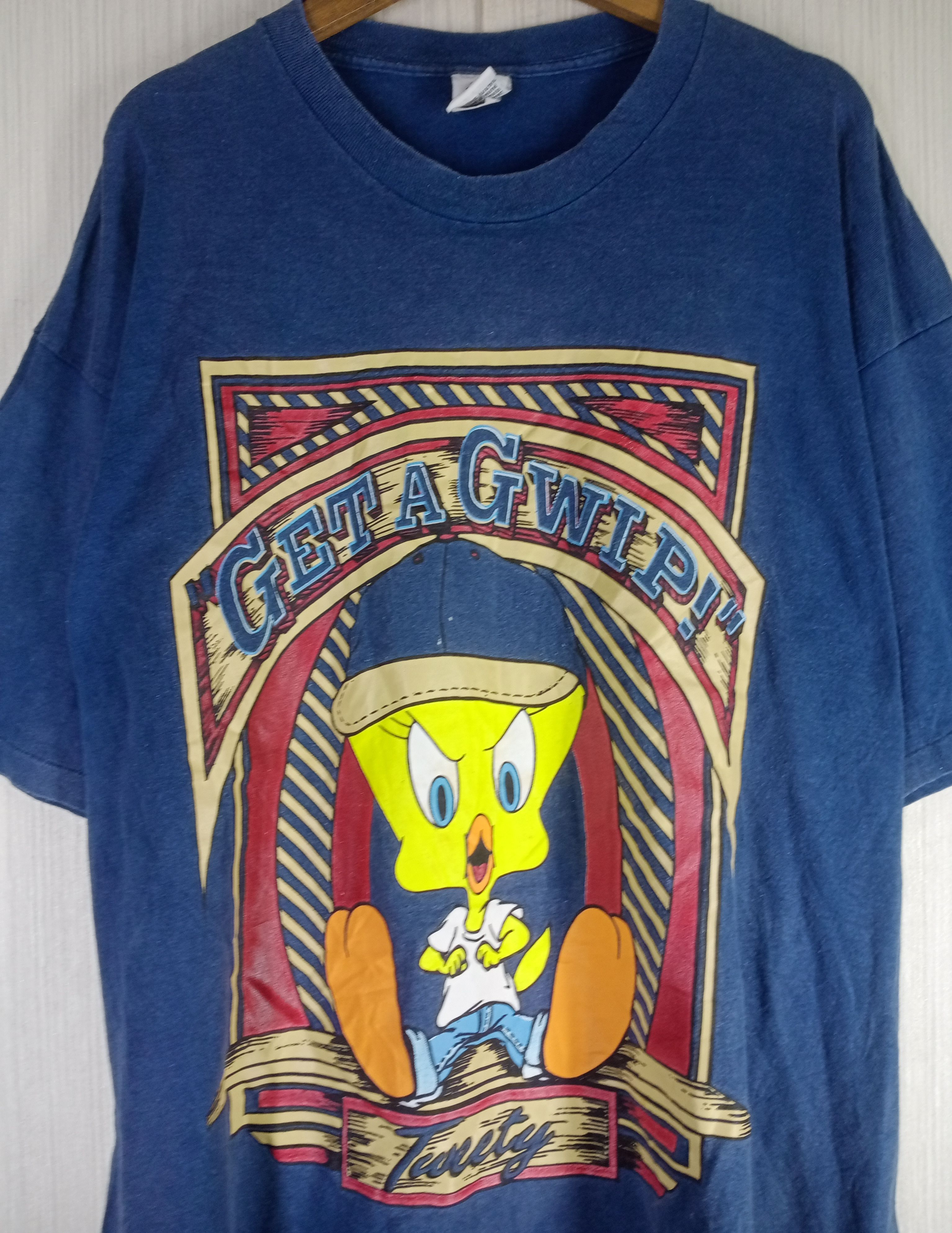 Warner Bros Vintage 1997 Tweety Looney Tunes Characters Tshirt Size US XL / EU 56 / 4 - 2 Thumbnail