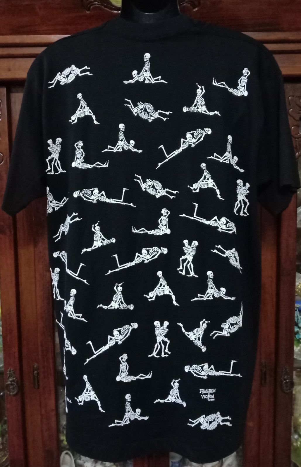 Fashion Victim × basketcase gallery Vintage 90s Fashion Victim Skeleton Sex Positions T-shirt Size US L / EU 52-54 / 3 - 2 Thumbnail