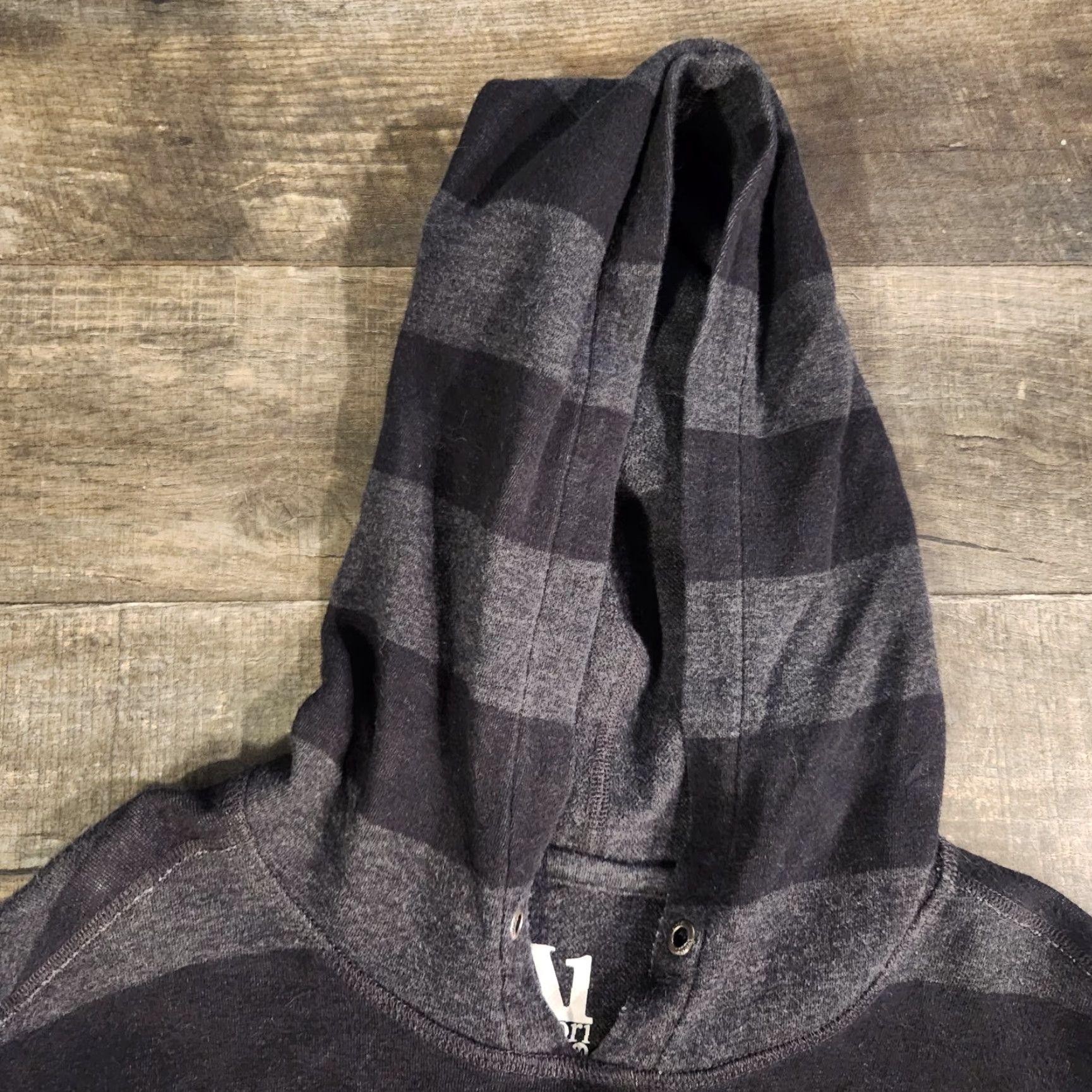 Vuori Vuori Hoodie Mens M Clark Gray Striped Lightweight Pullover Long Sleeve Pullover Gray Striped Lightweight Clark Hoodie Mens M Size US M / EU 48-50 / 2 - 7 Thumbnail