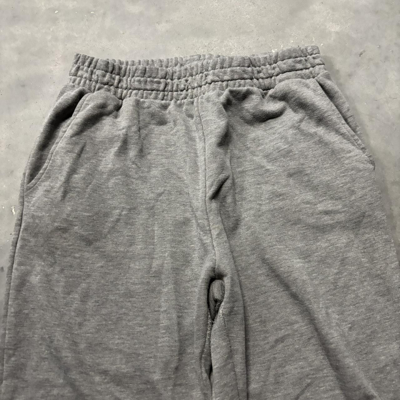 Japanese Brand × Vintage Crazy Vintage Y2K/2000s Light Grey Essential Sweatpants! Size US 30 / EU 46 - 4 Thumbnail