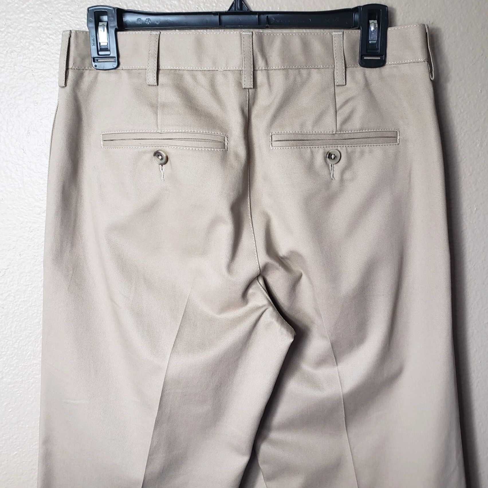 Lands' End Lands' End Men’s Khaki Tailored Fit No Iron Twill Pants-Size 30x32 Beige Chino Classic, Preppy, School Mens Size US 30 / EU 46 - 4 Thumbnail