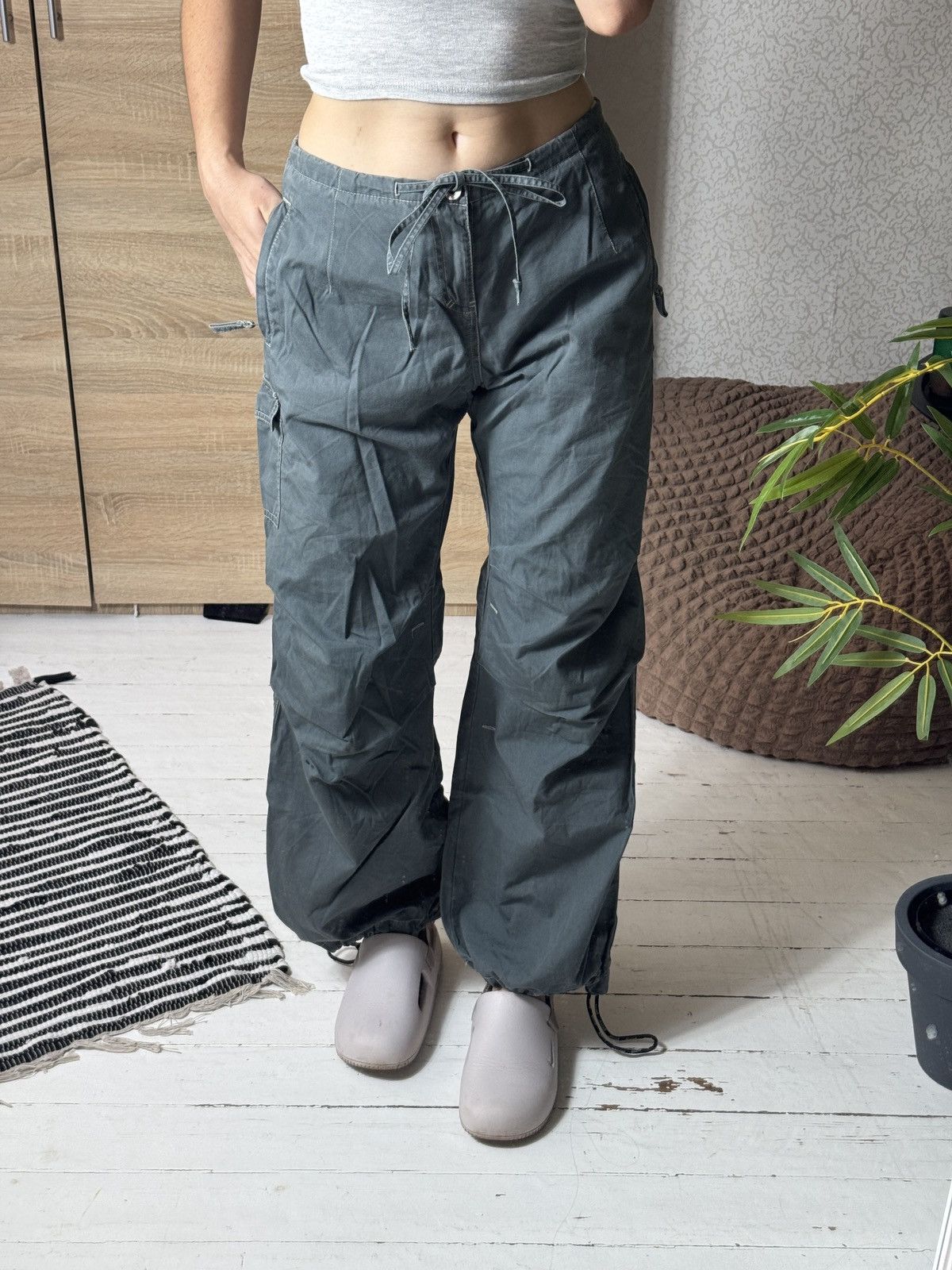 Bench VINTAGE BENCH BIG LOGO 2000s PARACHUTE GORPCORE PANTS Size 28" / US 6 / IT 42 - 6 Thumbnail