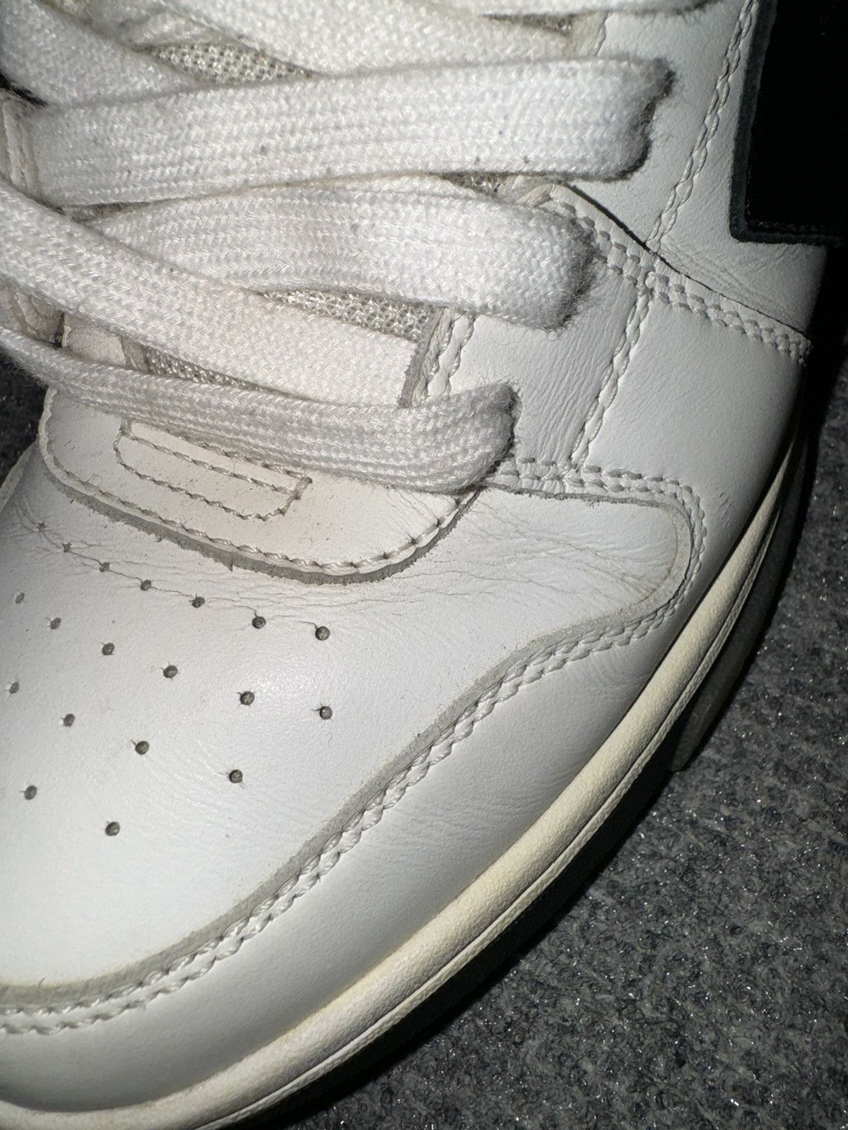 Off-White Off-White Out of Office Low Top Sneakers in White and Black Size US 6.5 / EU 39-40 - 12 Thumbnail