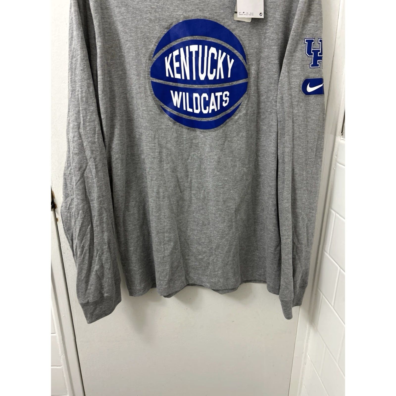 Nike Nike Kentucky Wildcats Shirt Mens L Gray L/S Crew Neck UK Swoosh Logo NWT College Football Basketball Size US L / EU 52-54 / 3 - 3 Thumbnail