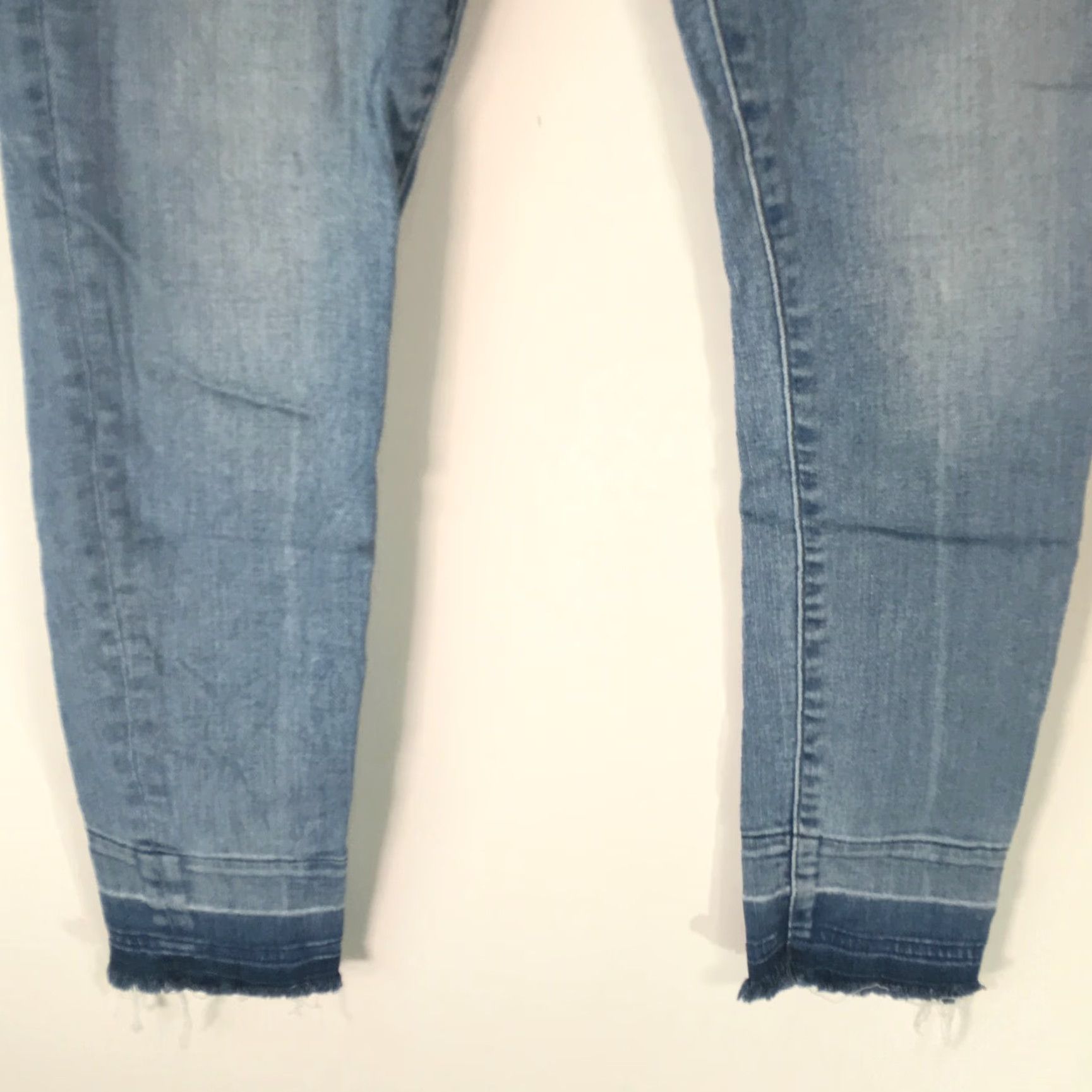 Abercrombie & Fitch Abercrombie & Fitch Harper Low Rise Ankle Blue Denim Jeans Womens 28 Inseam 28 Regular 5-Pocket Belt Loops Zipper Button 26/2L 28X28 Size 26" / US 2 / IT 38 - 5 Thumbnail