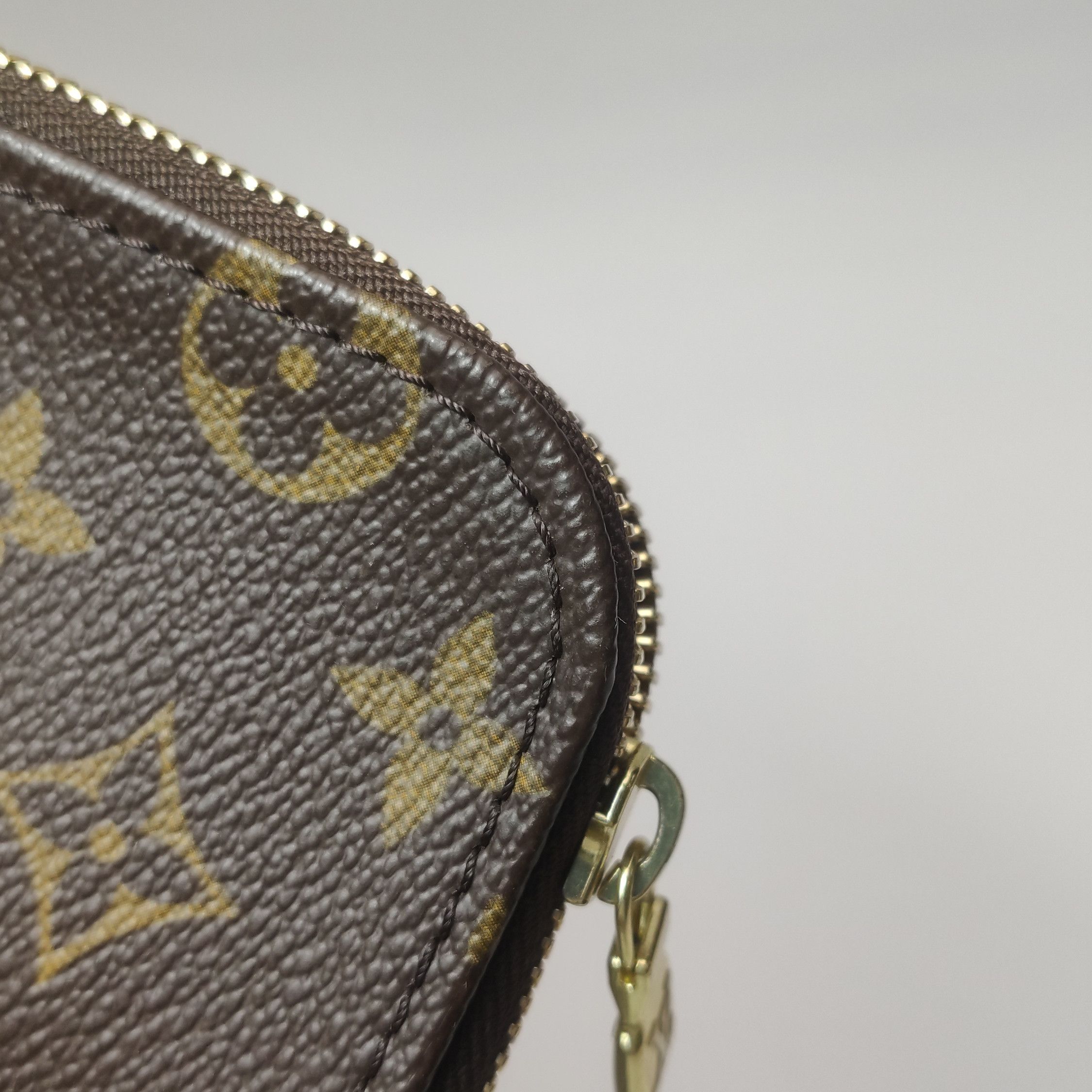 Louis Vuitton Louis Vuitton (LV) Etui Voyage Large Monogram Print Clutch Size ONE SIZE - 4 Thumbnail