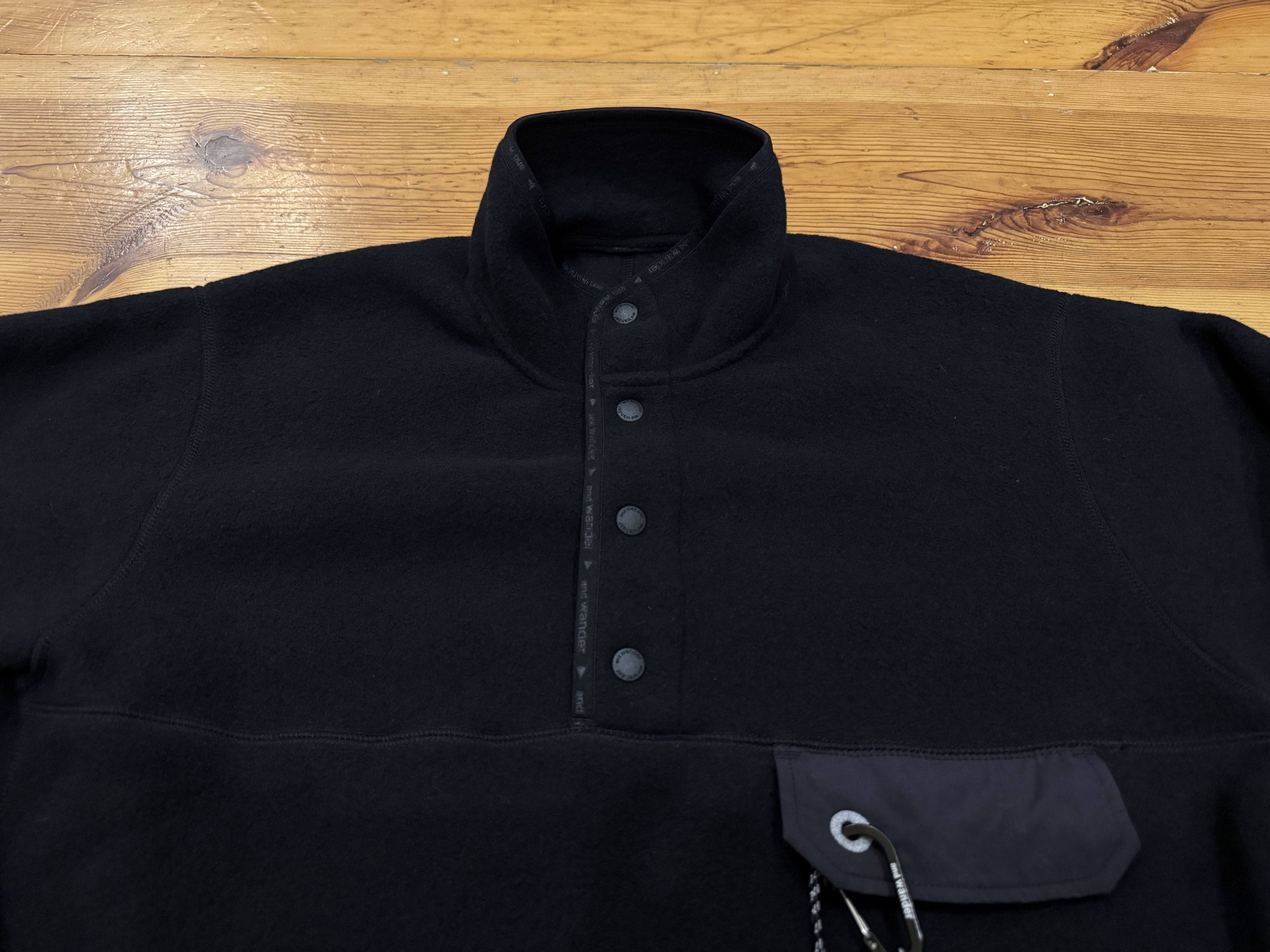 And Wander And Wander Woold Fleece Pulover Black sz. L Size US L / EU 52-54 / 3 - 4 Thumbnail