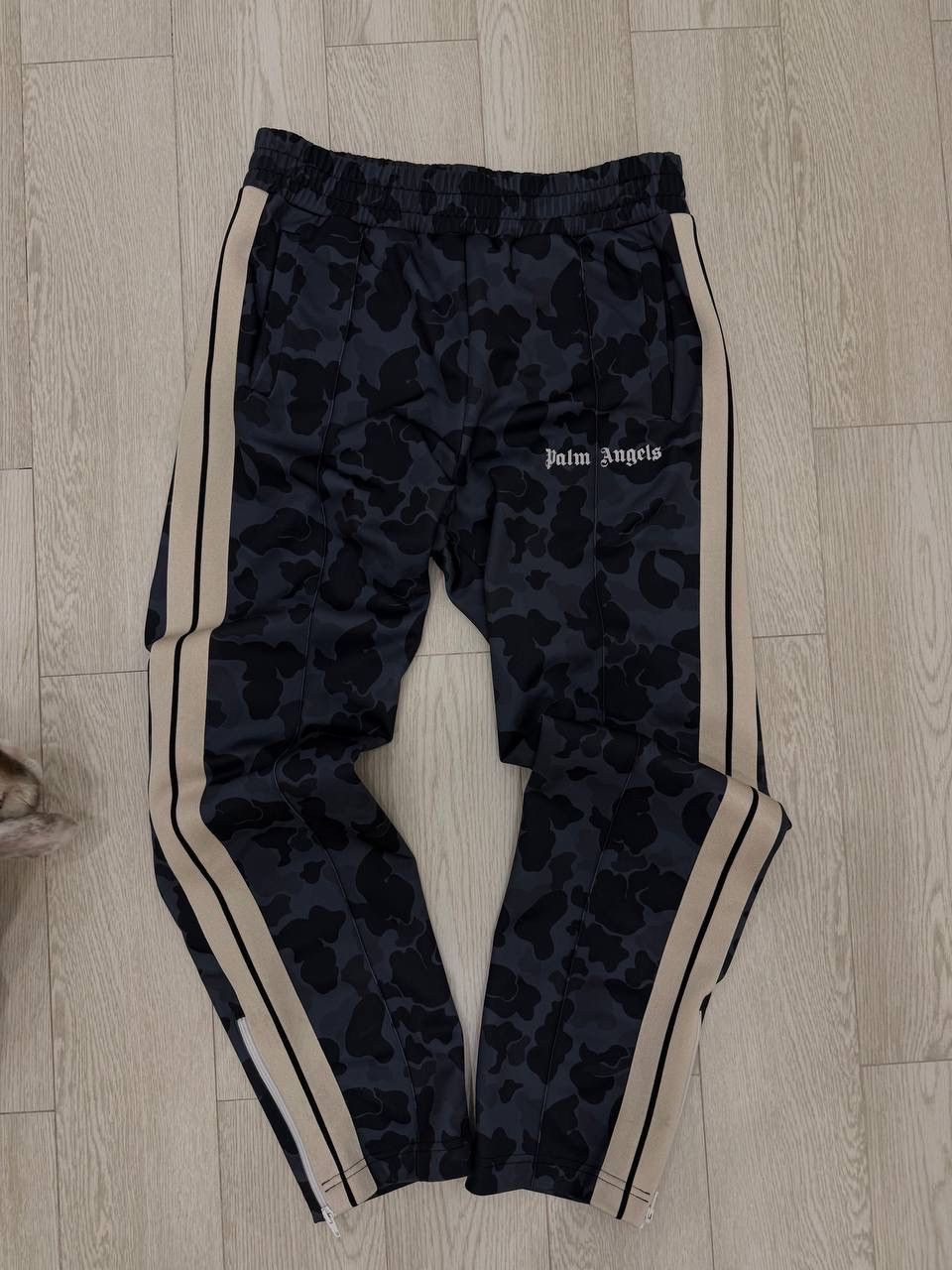 Palm Angels Palm Angels Camo Trackpants Size XL Size US 36 / EU 52 - 1 Thumbnail