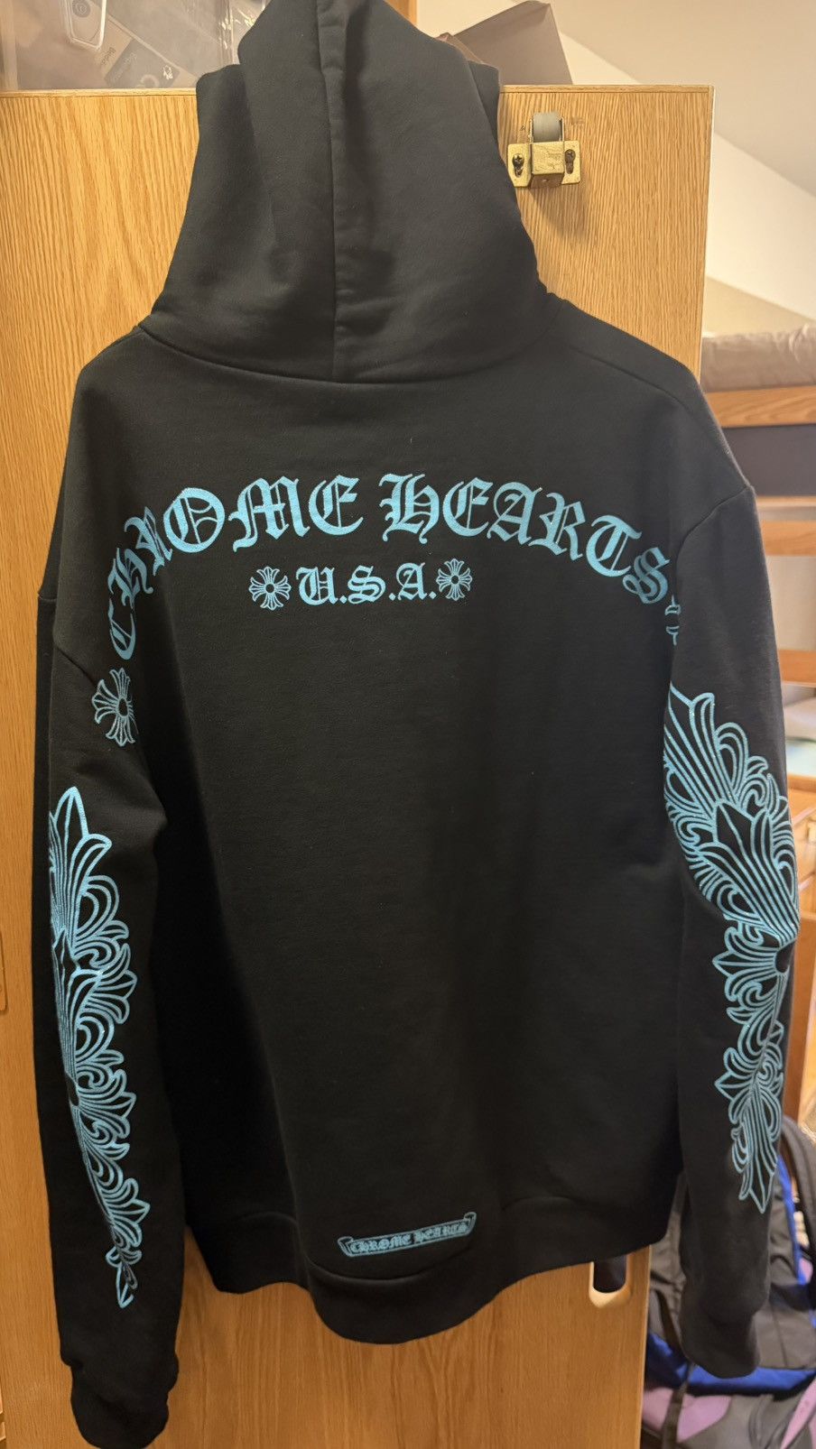 Chrome Hearts Chrome Hearts Blue Glitter Friends and Family Hoodie Size US S / EU 44-46 / 1 - 1 Thumbnail