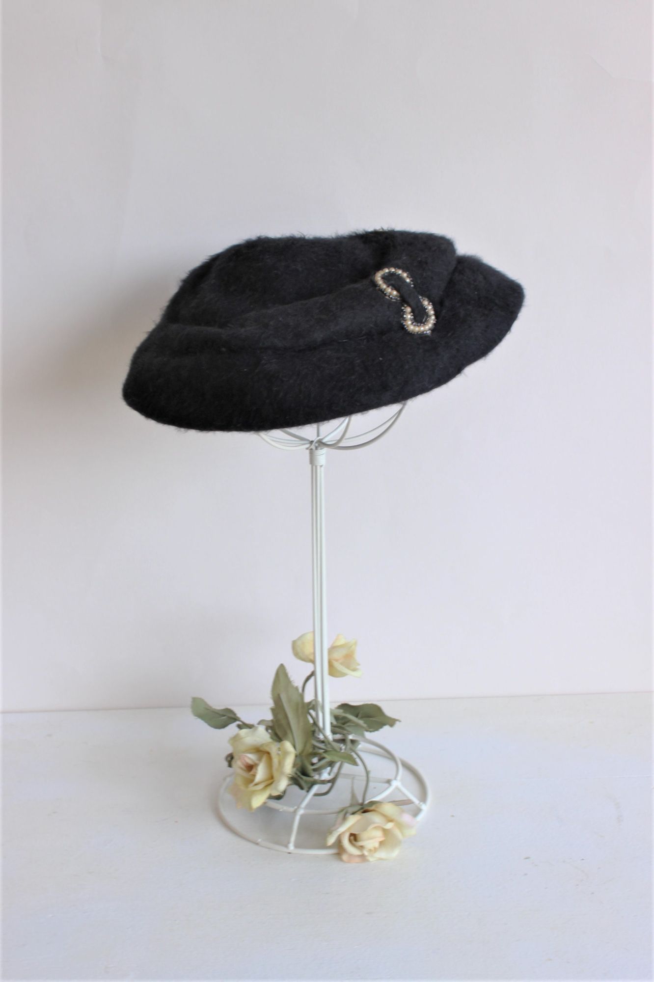 Vintage Vintage 1940s Hat, Black Plate Hat with Faux Pearls, Milline Size ONE SIZE - 7 Thumbnail