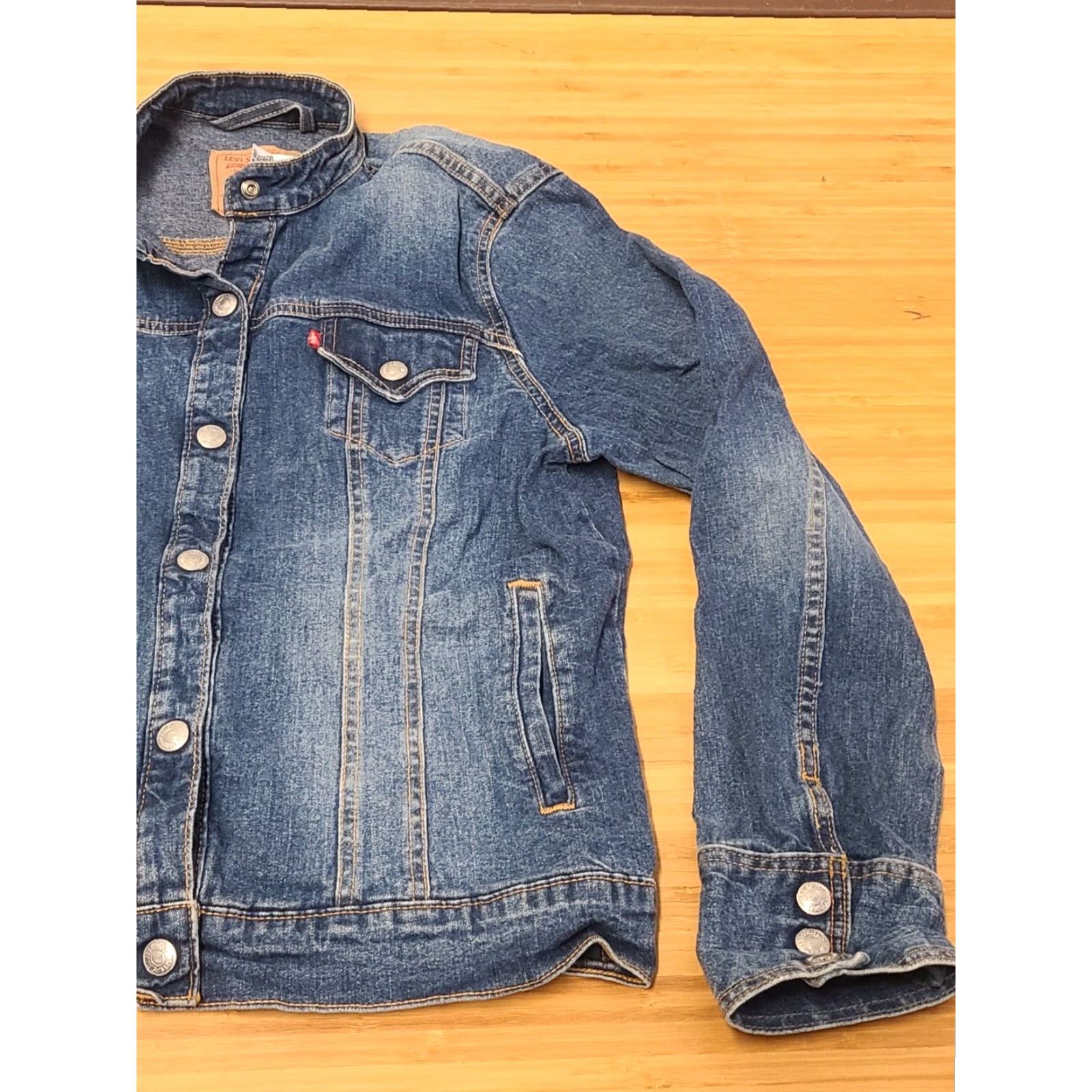 Levi's **Levi's Classic Blue Denim Trucker Jacket, Women's L** User: Levi's Classic Blue Denim Trucker Jacket, Women's Size L Size L / US 10 / IT 46 - 2 Thumbnail