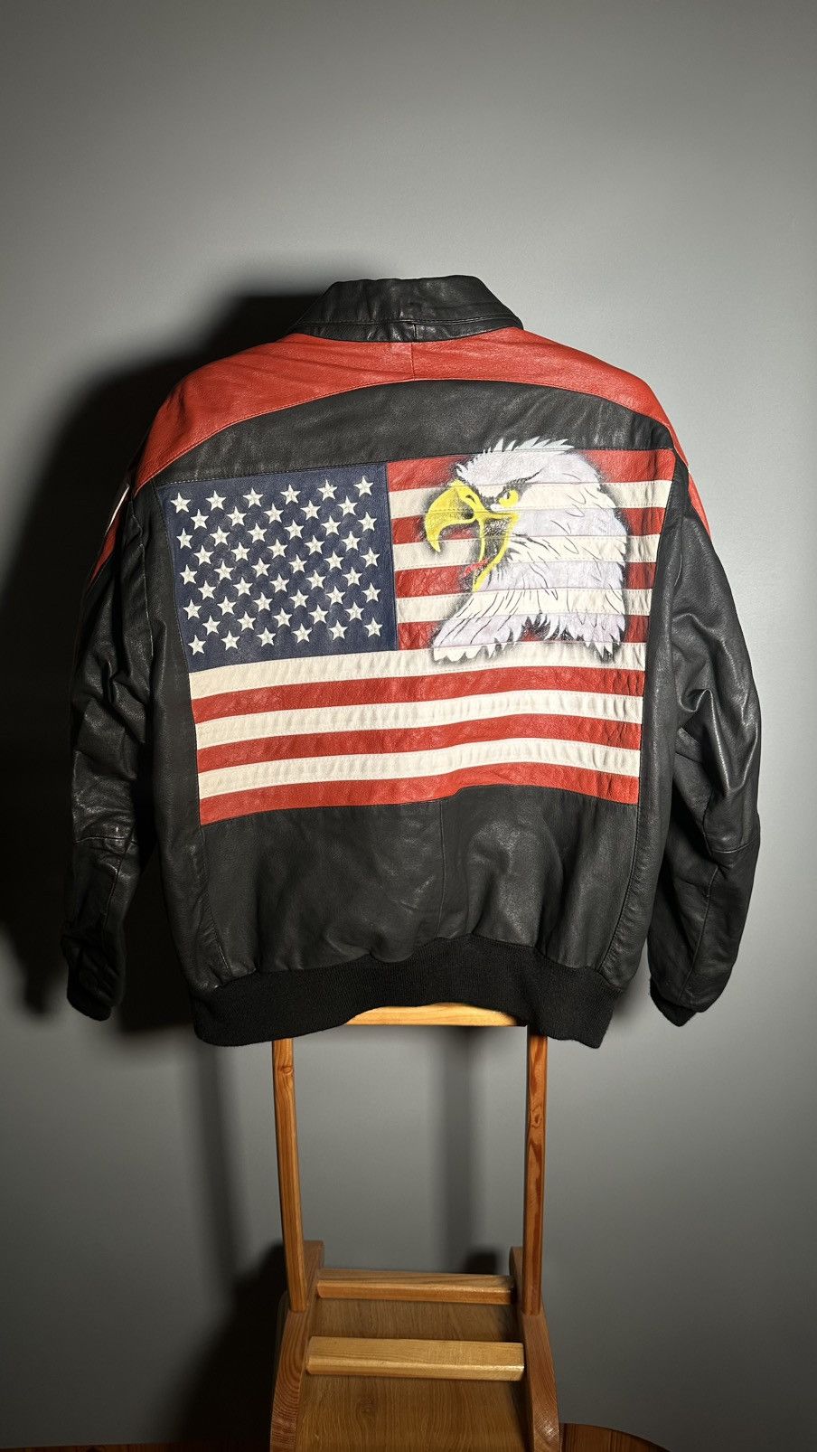 Vintage Vintage leather jacket with an American flag and eagle Size US L / EU 52-54 / 3 - 12 Thumbnail
