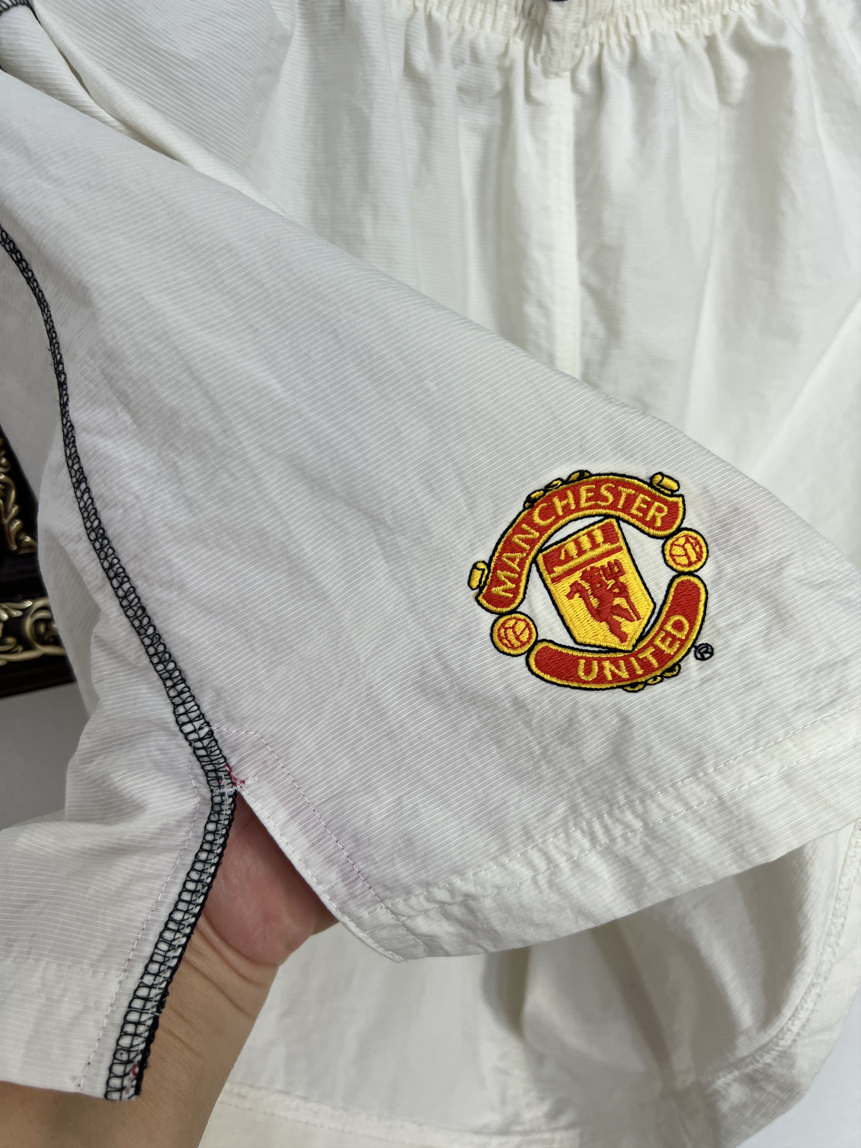 Umbro Vintage Umbro White Manchester United Football Shorts L Size US 34 / EU 50 - 4 Thumbnail