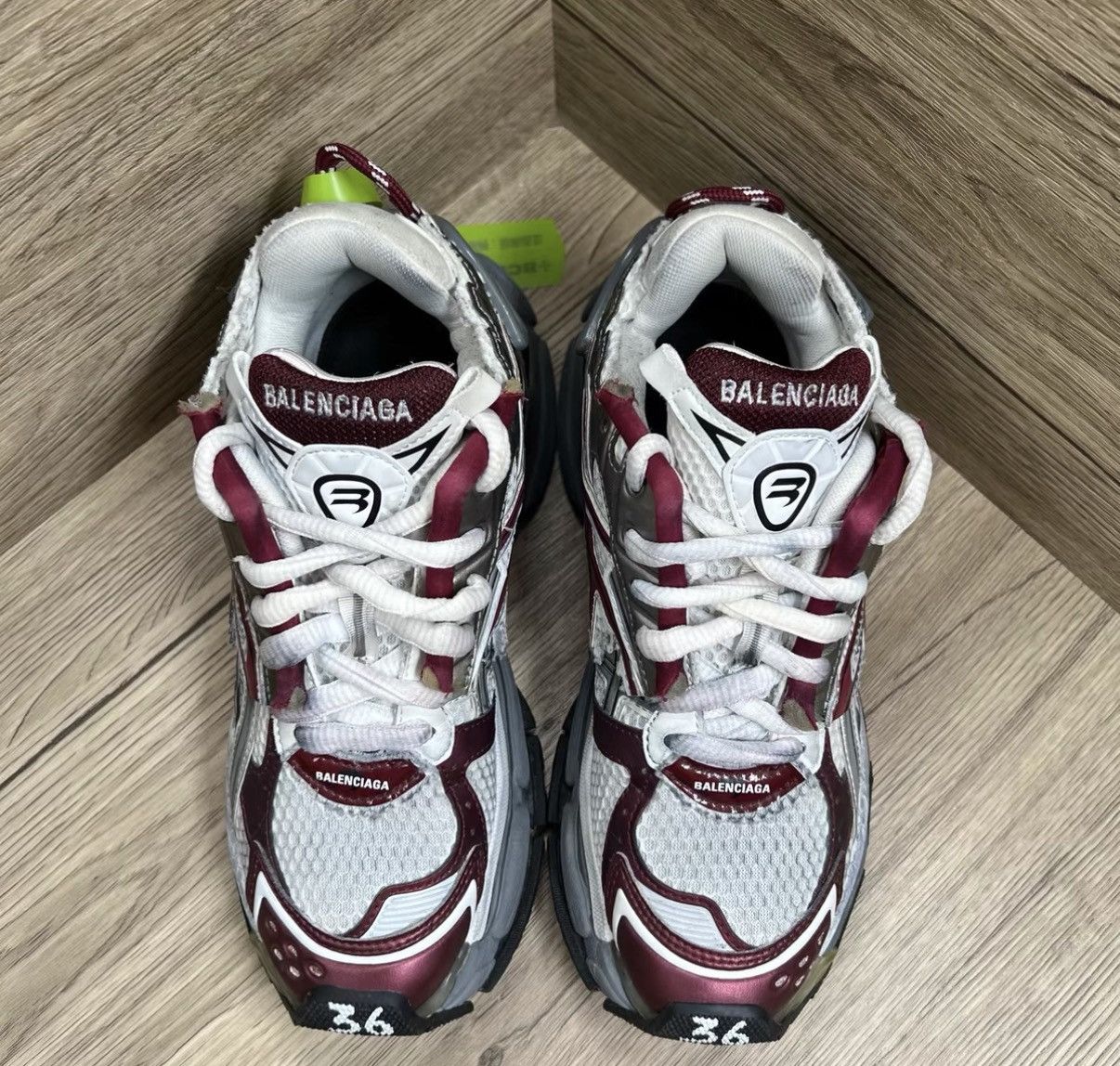 Balenciaga Balenciaga Runner White & Red Vintage Sneakers J41 Size US 6 / IT 36 - 2 Thumbnail