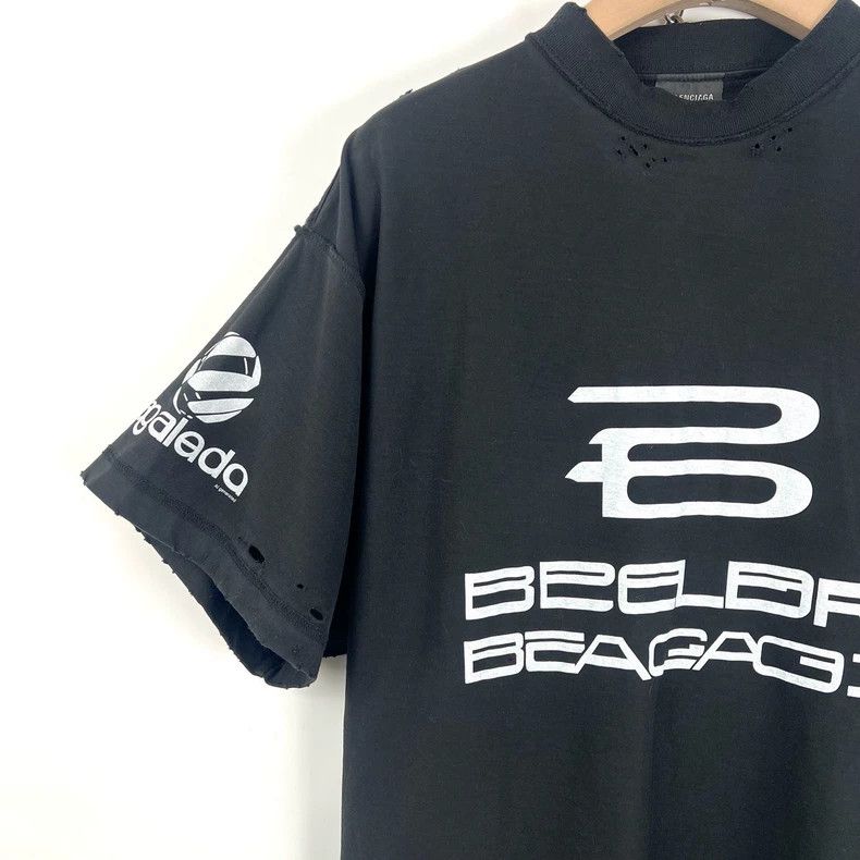 Balenciaga Balenciaga Black Ai Generation Destruction Short Sleeve Size US S / EU 44-46 / 1 - 7 Thumbnail