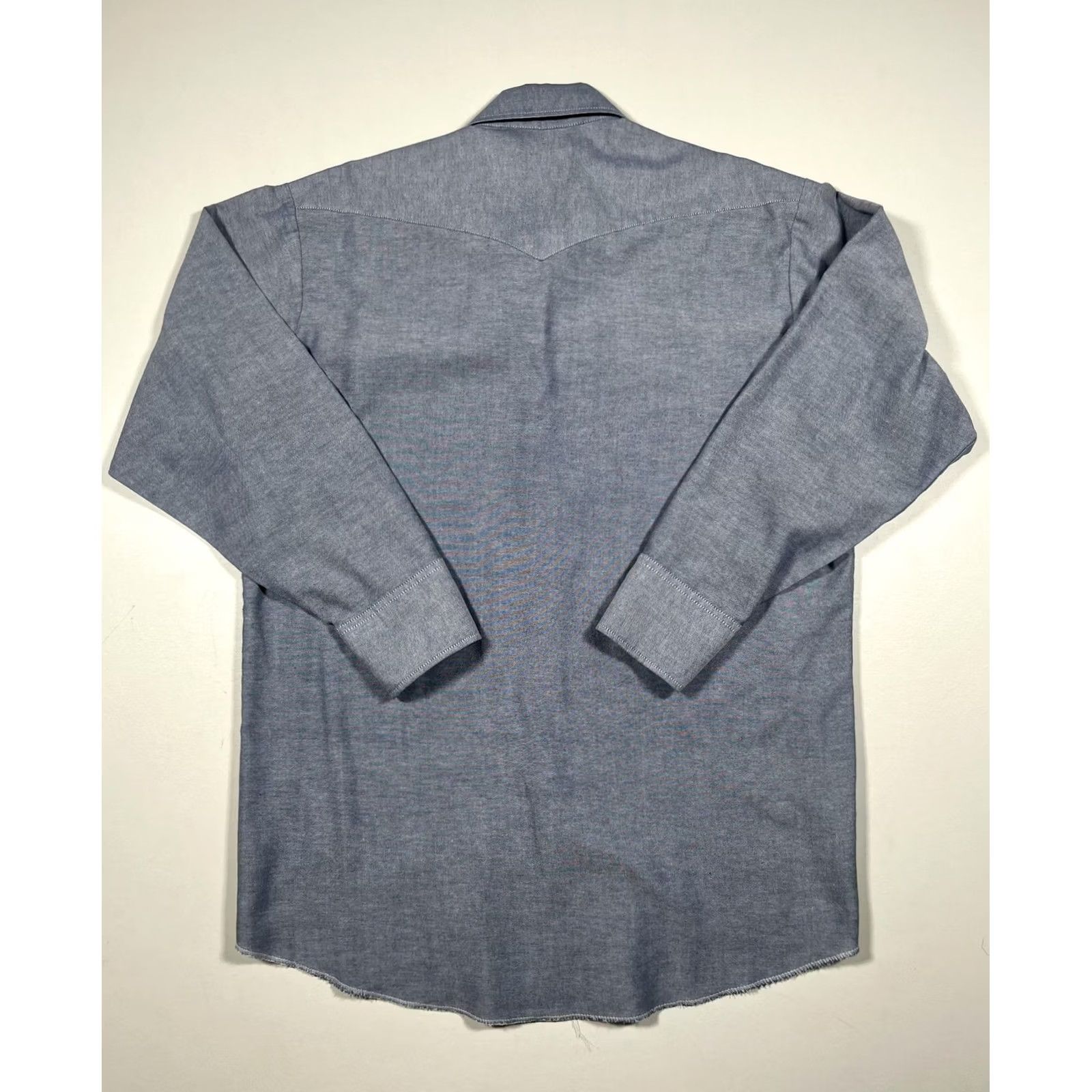 Vintage Ranch and Town Shirt Mens XL Long Sleeve Blue Chambray Western Pearl Snap Snap Front Pockets Button-Up Collared Size US XL / EU 56 / 4 - 2 Thumbnail