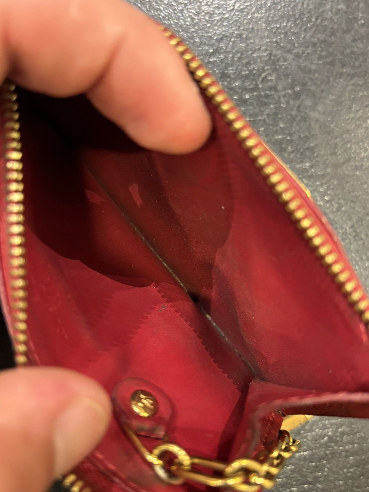 Louis Vuitton Louis Vuitton Patent Monogram Zip Coin Purse - Red Size ONE SIZE - 5 Thumbnail