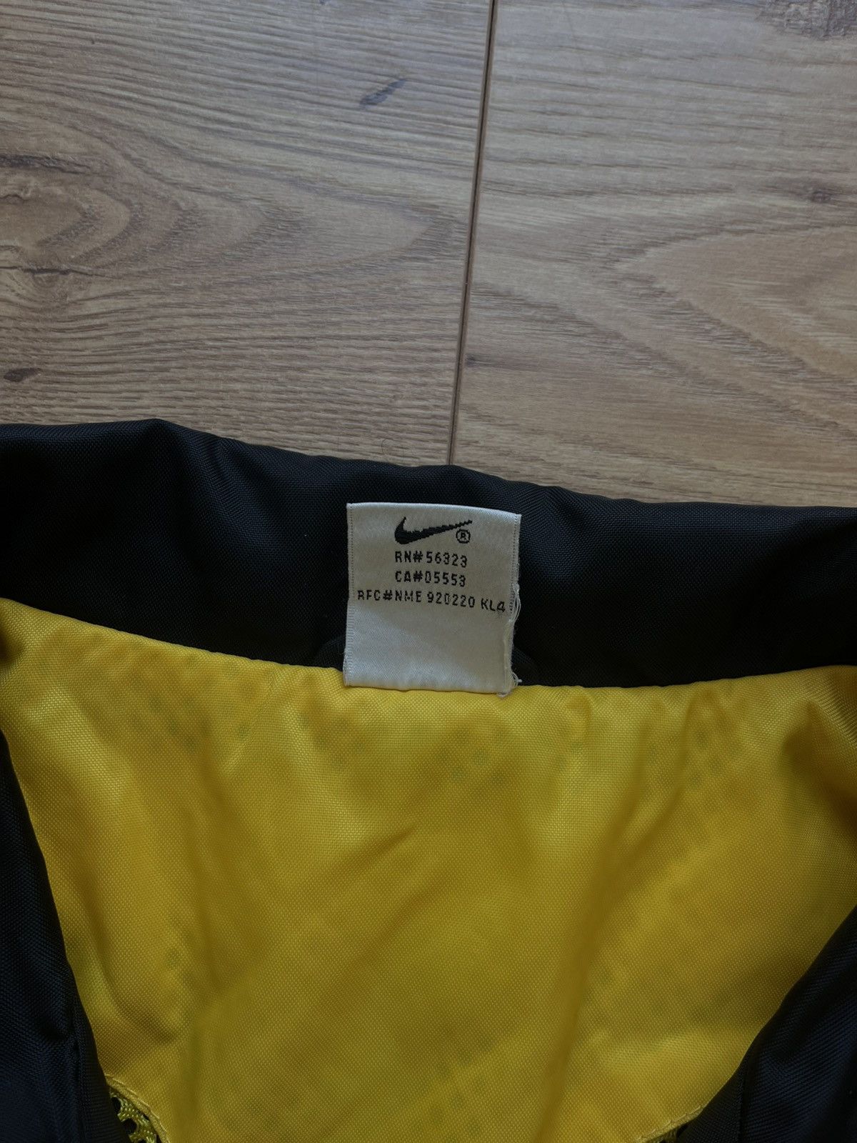 Nike 90’s NIKE BIG BACK SWOOSH LOGO OVERSIZED RETRO TRACK JACKET Size US XL / EU 56 / 4 - 5 Thumbnail