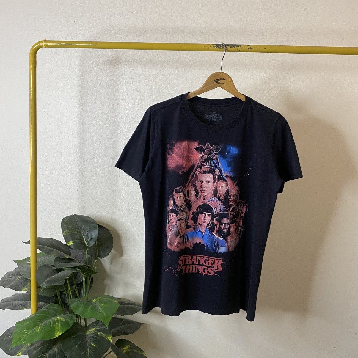 Vintage Y2k Netflix Stranger Things Movie Promo T Shirt Size US M / EU 48-50 / 2 - 1 Thumbnail