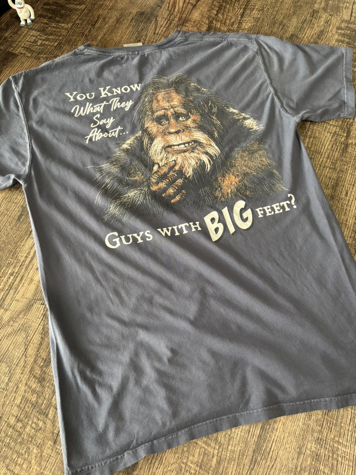 Vintage Y2k Bigfoot Comedy Graphic Tee Medium Size US M / EU 48-50 / 2 - 1 Thumbnail