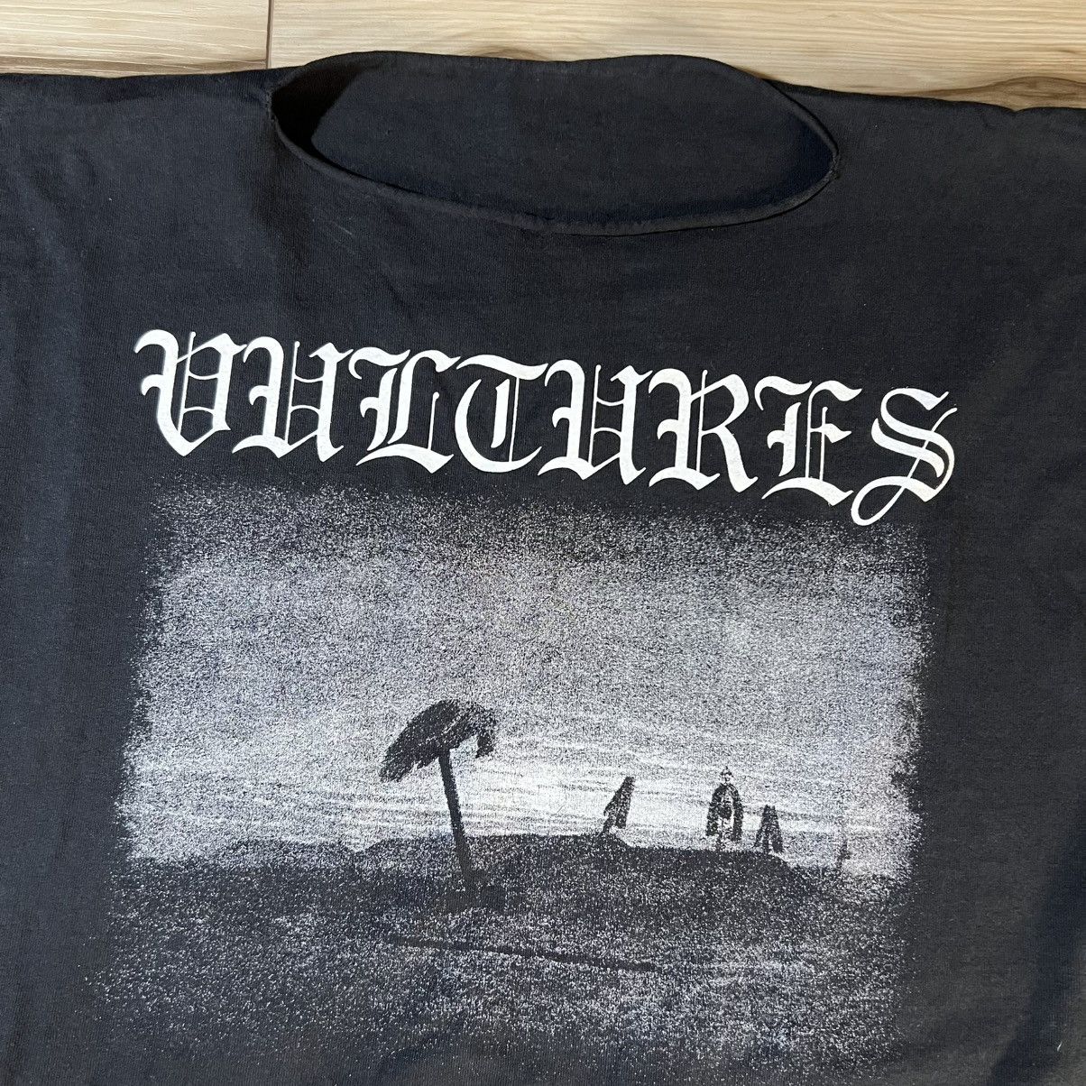 Yeezy Yeezy Vultures Tour Black Graphic Long Sleeve Shirt Size US L / EU 52-54 / 3 - 3 Thumbnail