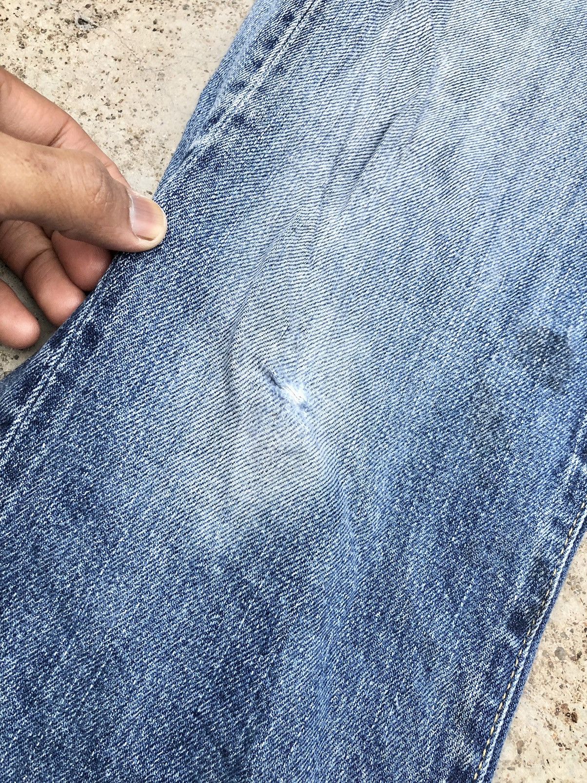 Uniqlo SELVEDGE REDLINE DISTRESSED JEANS Size US 30 / EU 46 - 2 Thumbnail