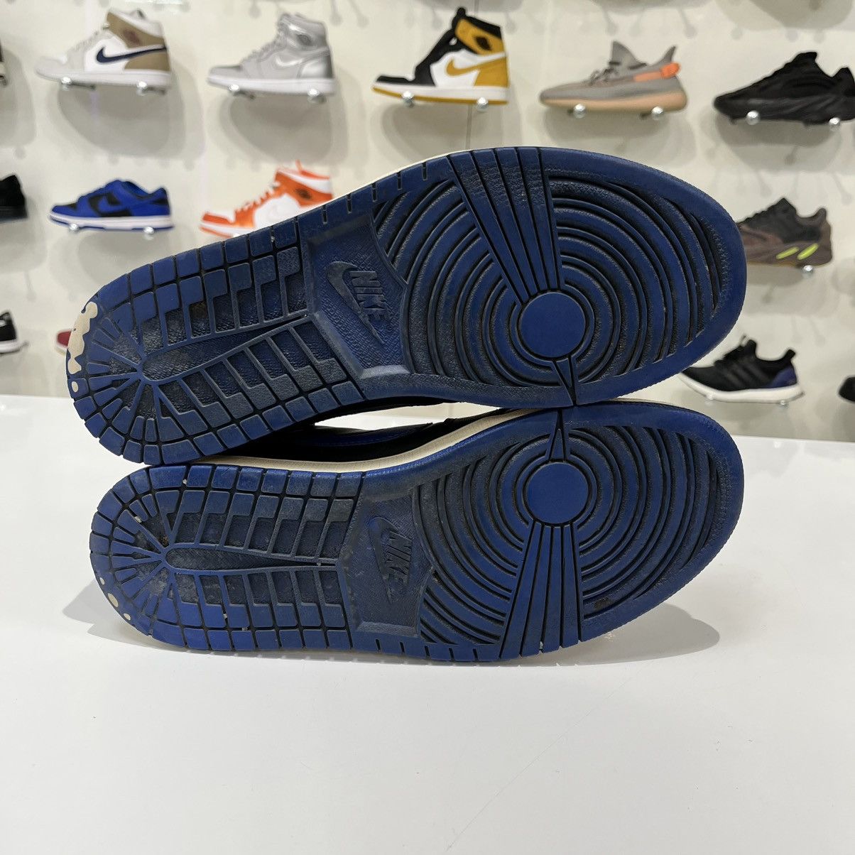 Nike Air Jordan 1 Retro Low Royal (2015) Size US 9 / EU 42 - 12 Thumbnail