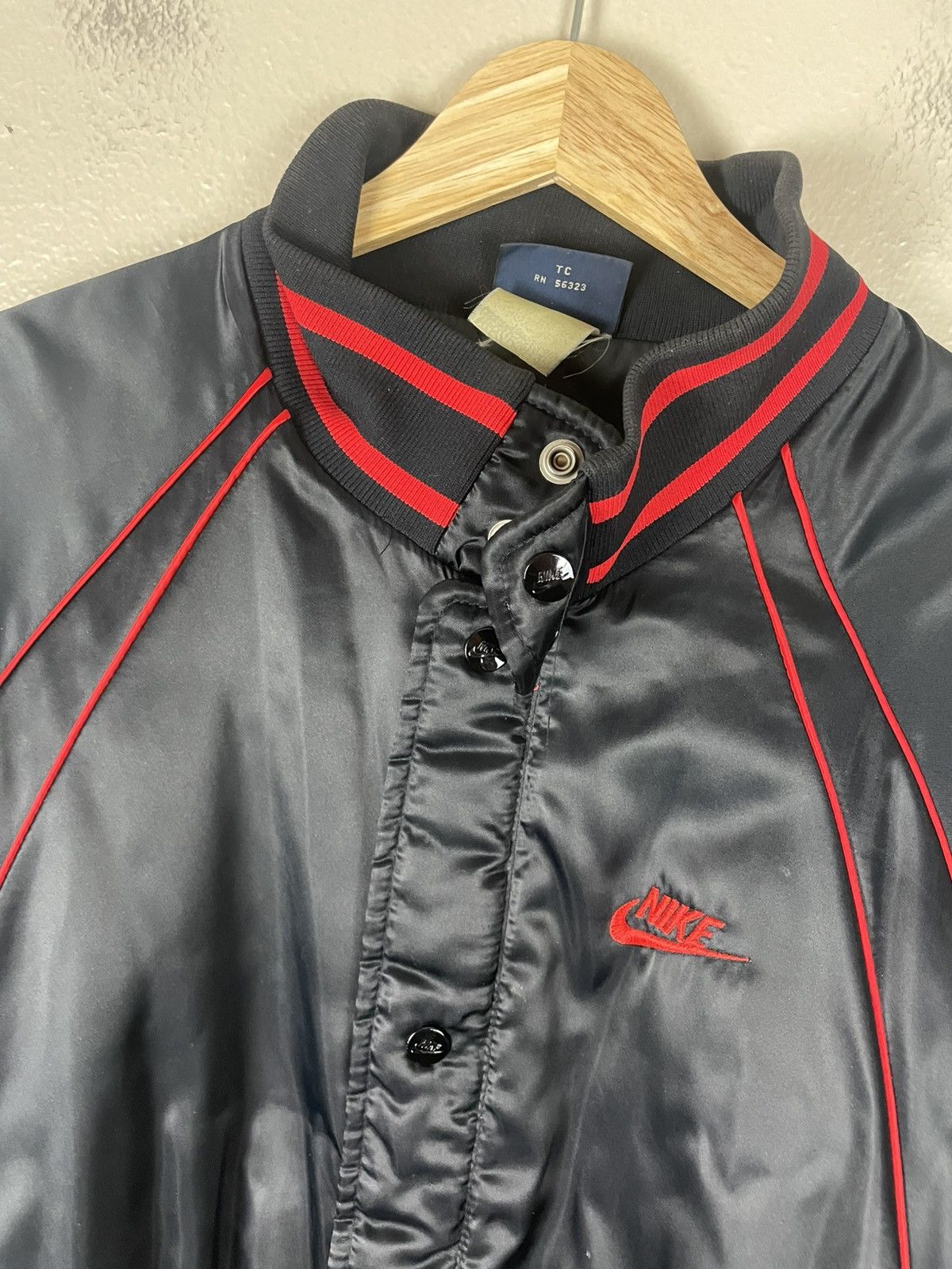 Nike Vintage Nike Air Jordan Satin Jacket Wings 1985 XL RARE Size US XL / EU 56 / 4 - 2 Thumbnail
