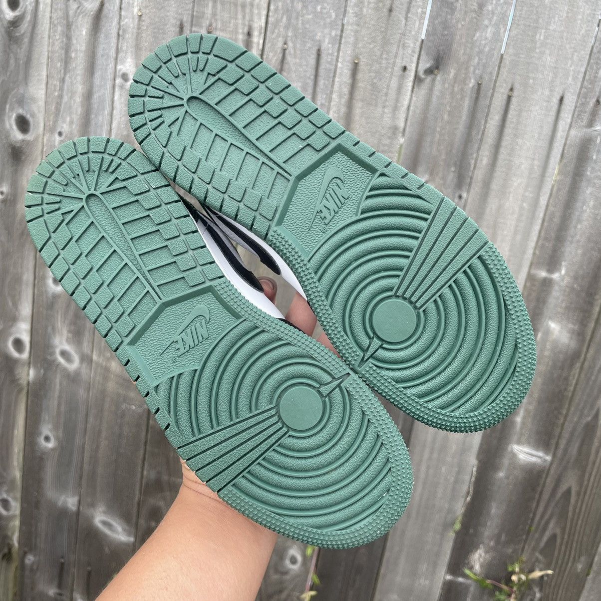Jordan Brand × Nike Nike air Jordan 1 low Green Toe size 5y Size US 6.5 / IT 36.5 - 6 Thumbnail