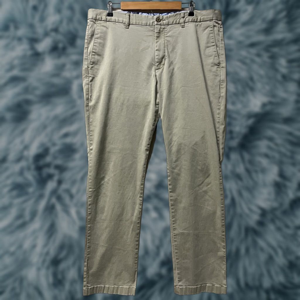 Tommy Bahama Tommy Bahama Pants Men 38x32 Straight Fit Flat Front Beig e Cotton Lyocell Spandex Chino Pockets Machine Washable Casual Vintage No Size US 38 / EU 54 - 1 Thumbnail