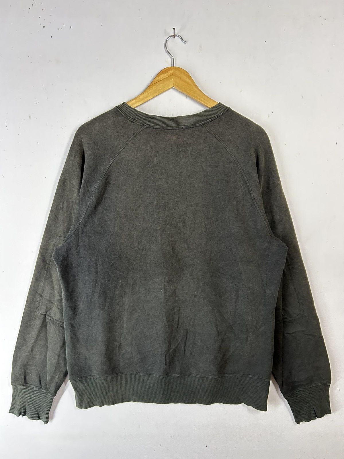 Nike × Vintage Vintage Thrashed Sunfaded Nike Spellout Size US M / EU 48-50 / 2 - 4 Thumbnail